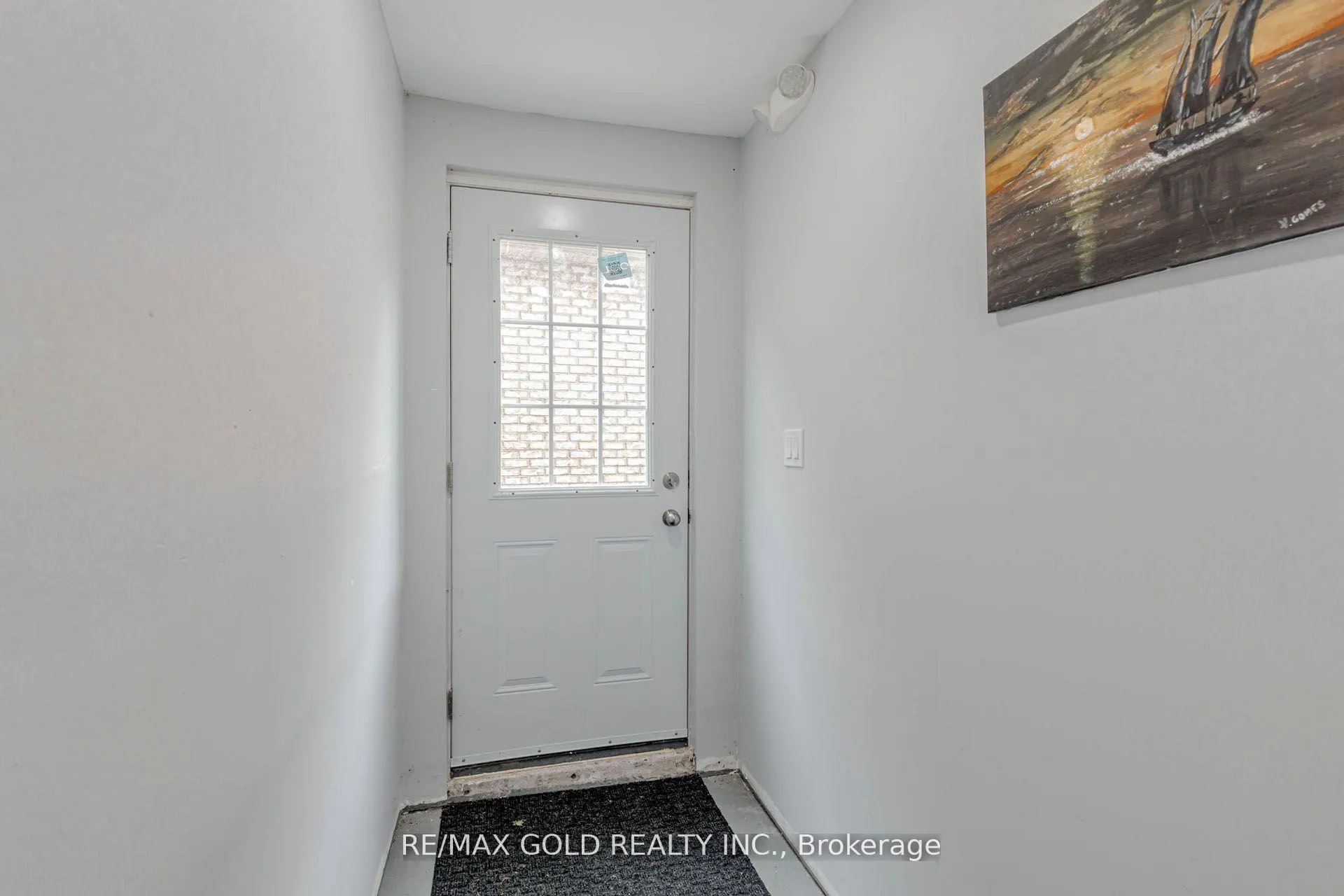 Photo 5 of Unit Basement, 71 Pertosa Drive, Brampton, Fletcher's Meadow — HOMEH