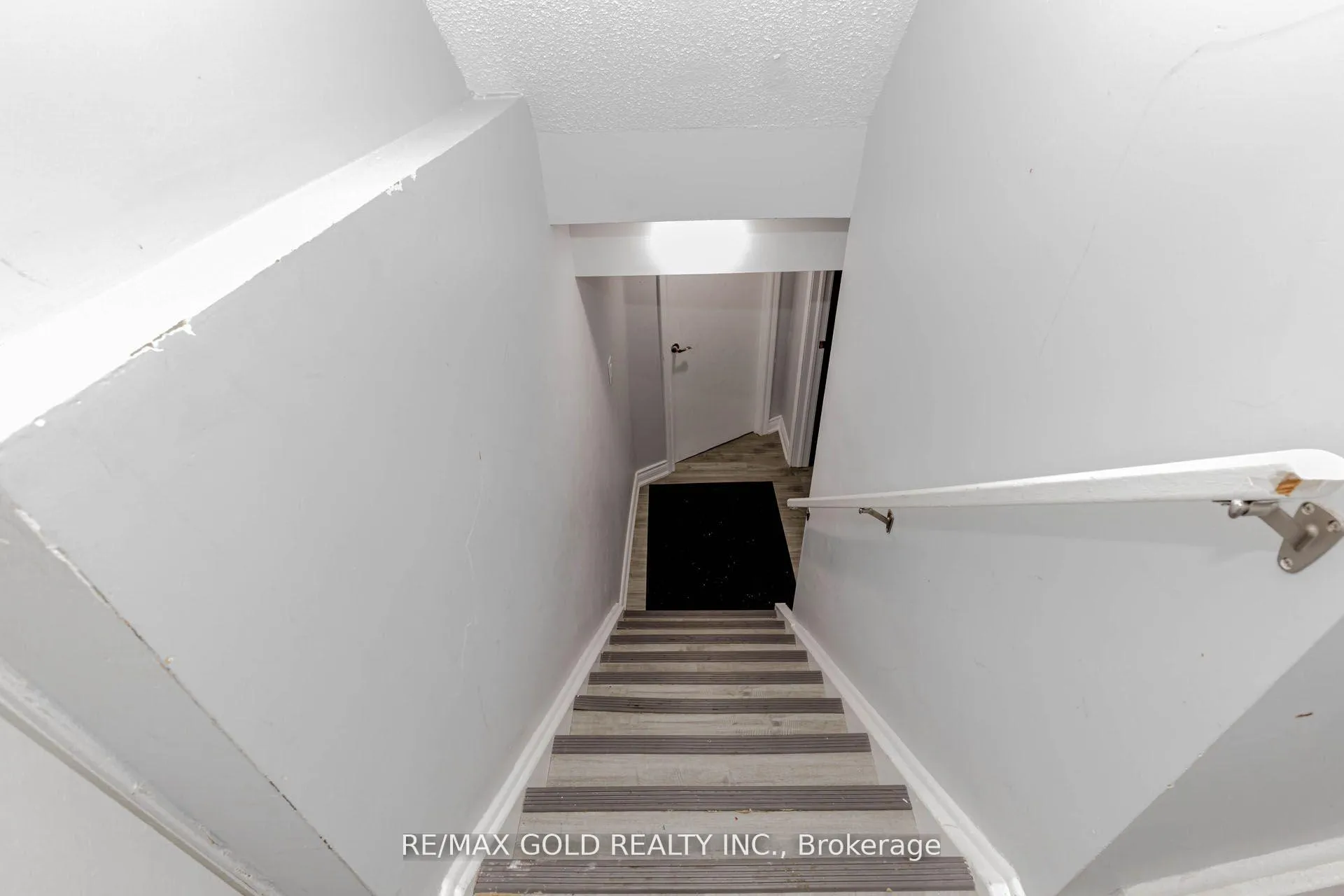 Photo 6 of Unit Basement, 71 Pertosa Drive, Brampton, Fletcher's Meadow — HOMEH