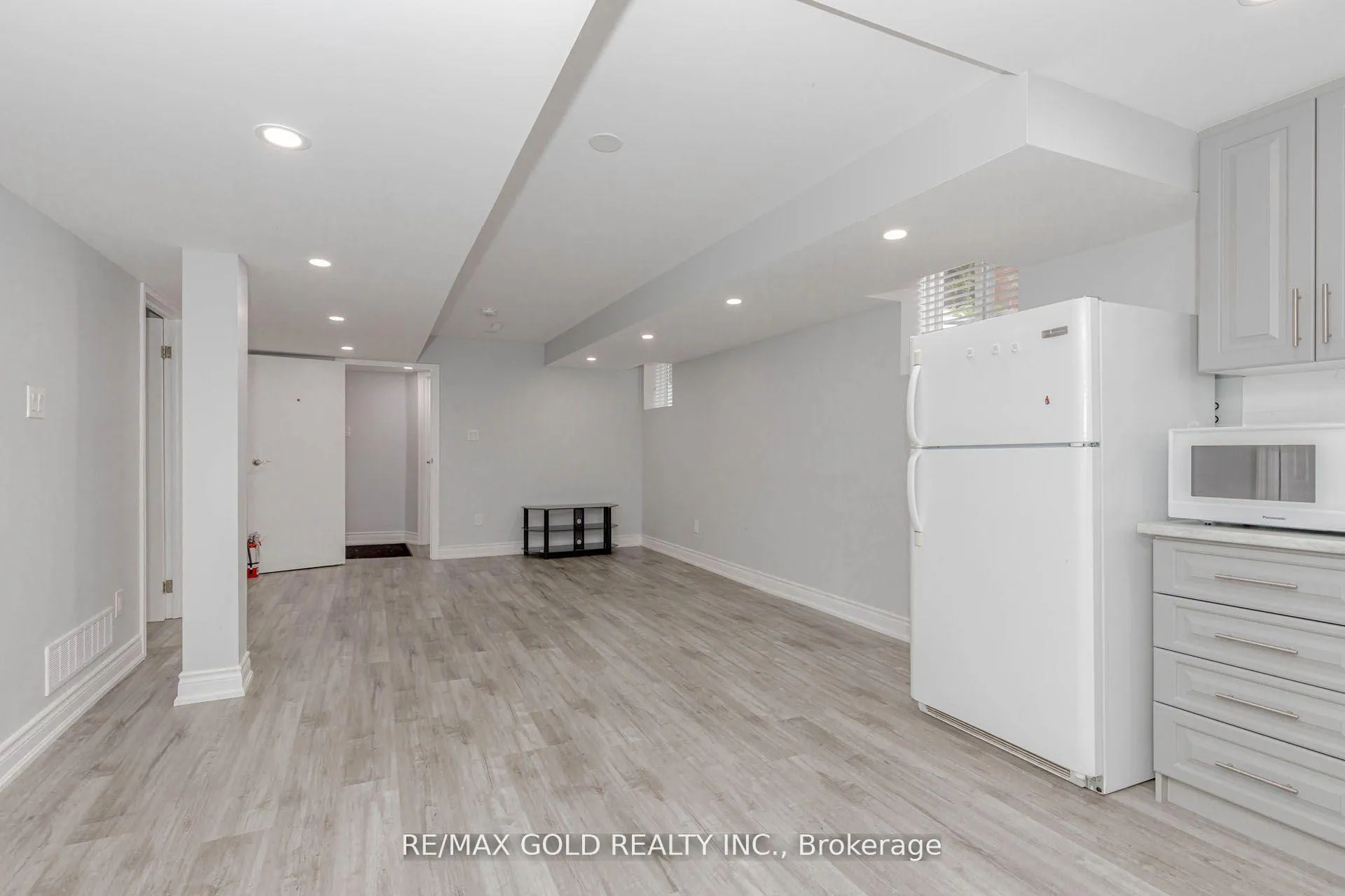 Photo 15 of Unit Basement, 71 Pertosa Drive, Brampton, Fletcher's Meadow — HOMEH