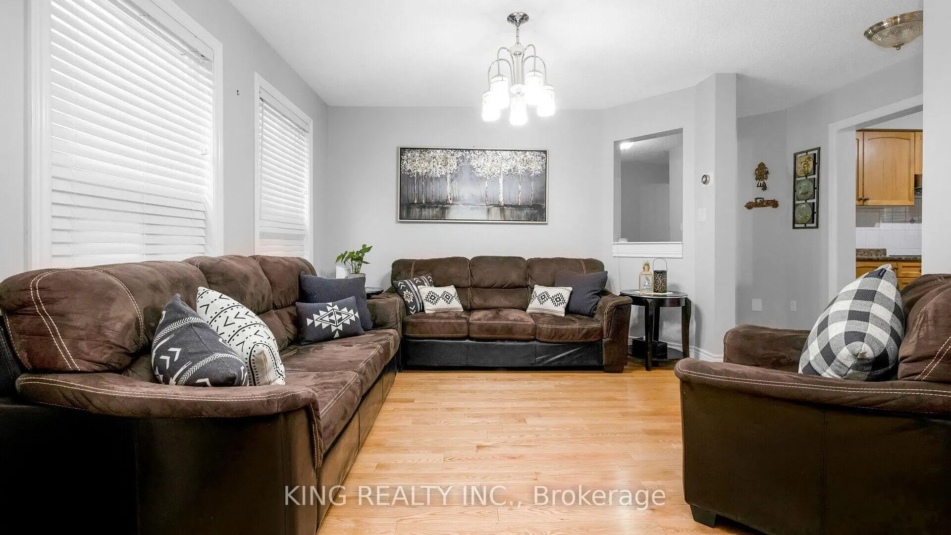 Photo 7 of 81 Turquoise Crescent, Brampton, Bram East — HOMEH