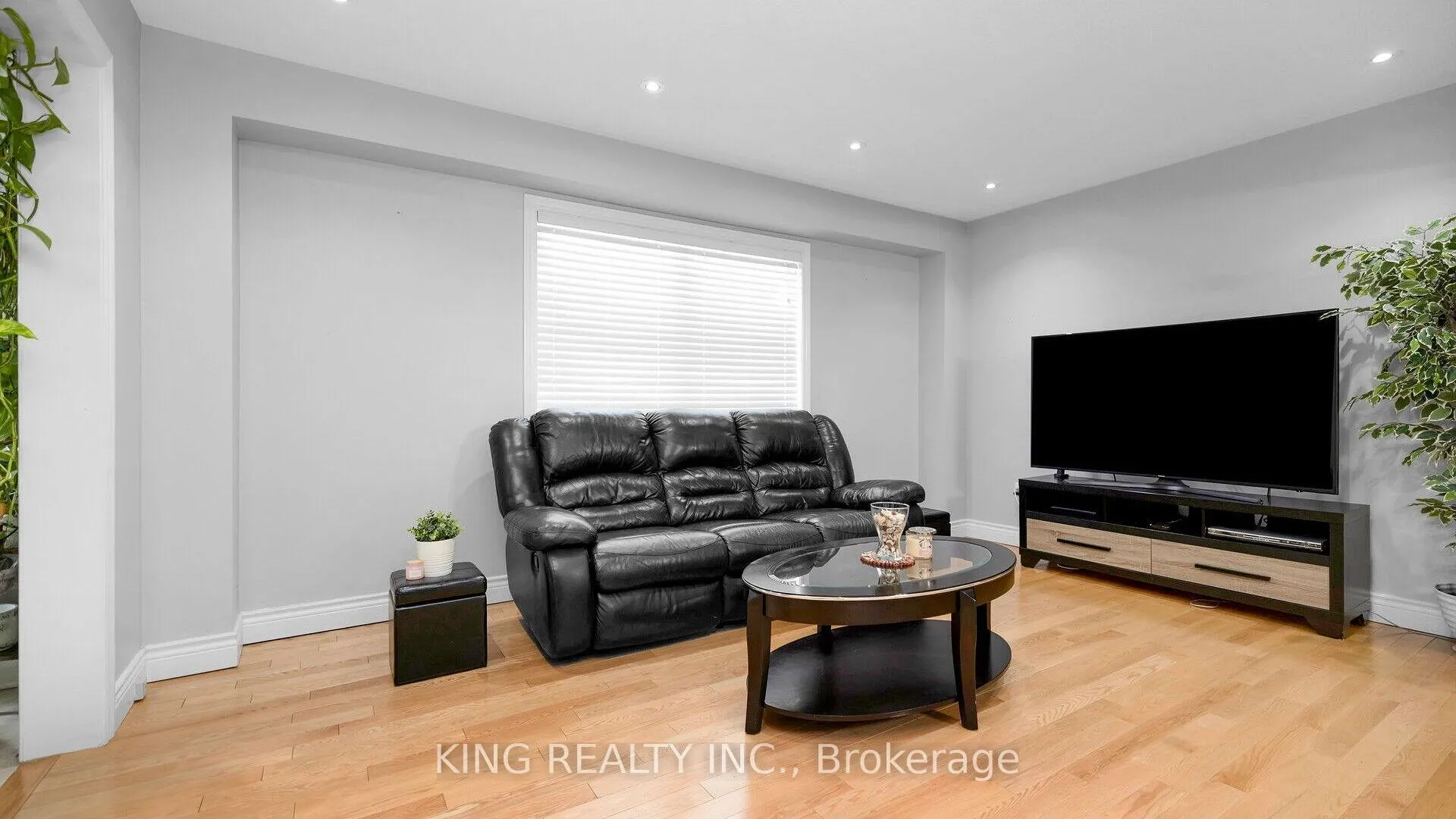Photo 9 of 81 Turquoise Crescent, Brampton, Bram East — HOMEH