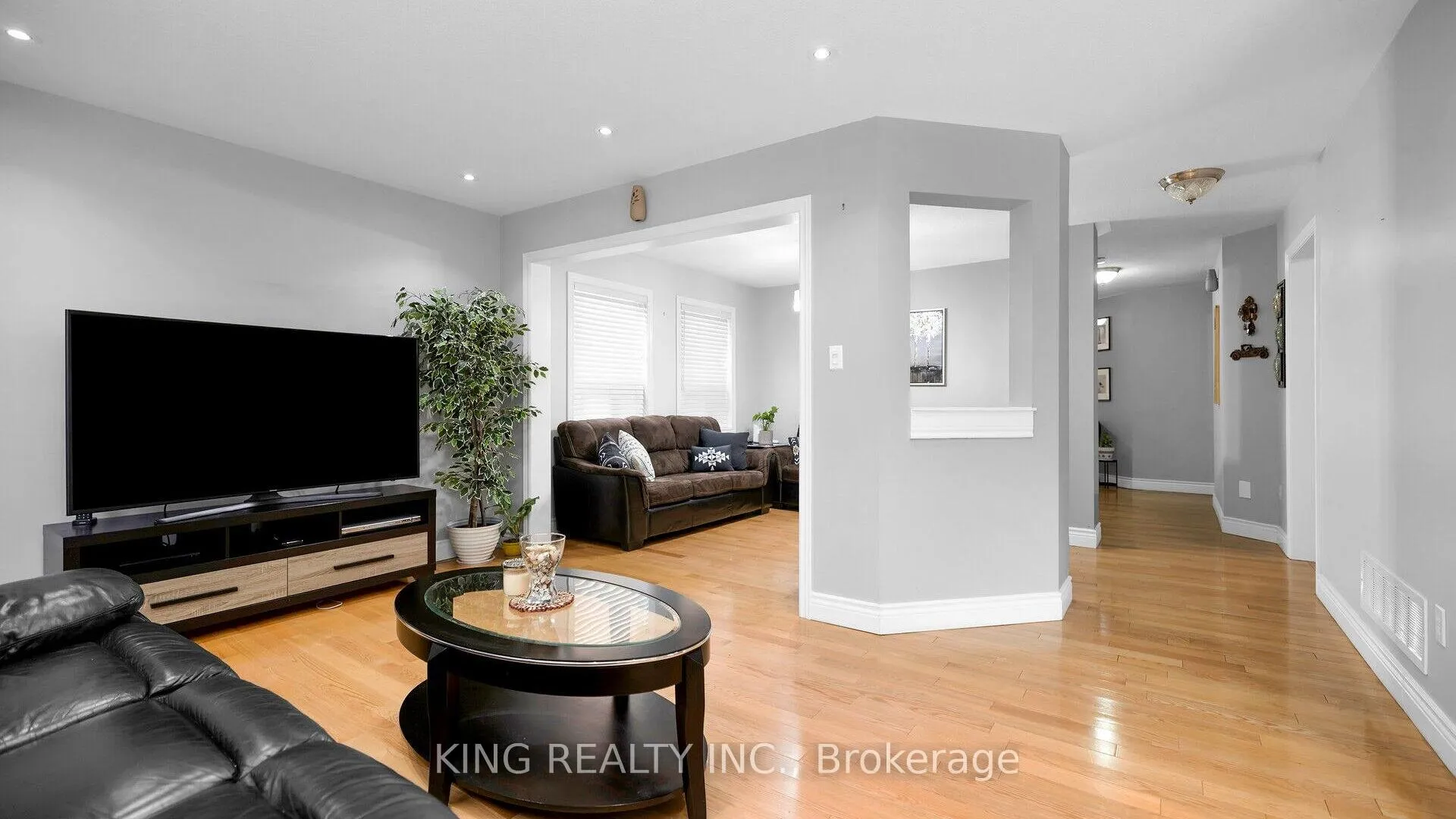 Photo 10 of 81 Turquoise Crescent, Brampton, Bram East — HOMEH
