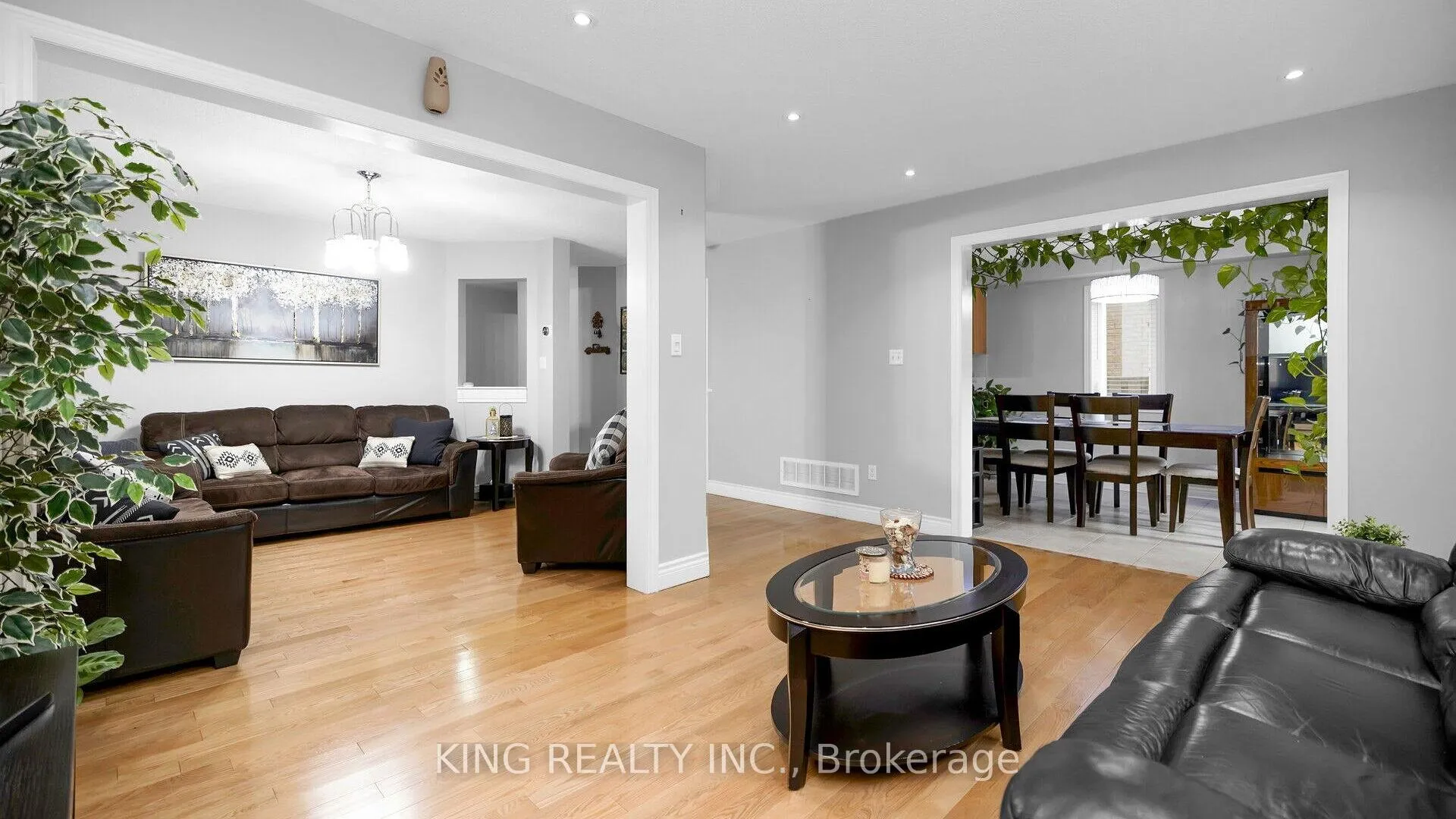 Photo 11 of 81 Turquoise Crescent, Brampton, Bram East — HOMEH