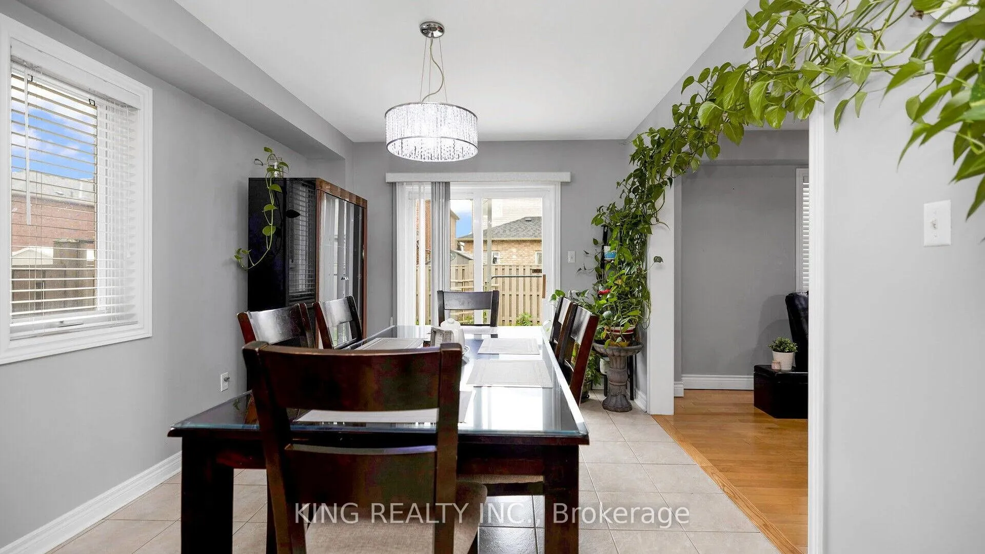 Photo 12 of 81 Turquoise Crescent, Brampton, Bram East — HOMEH
