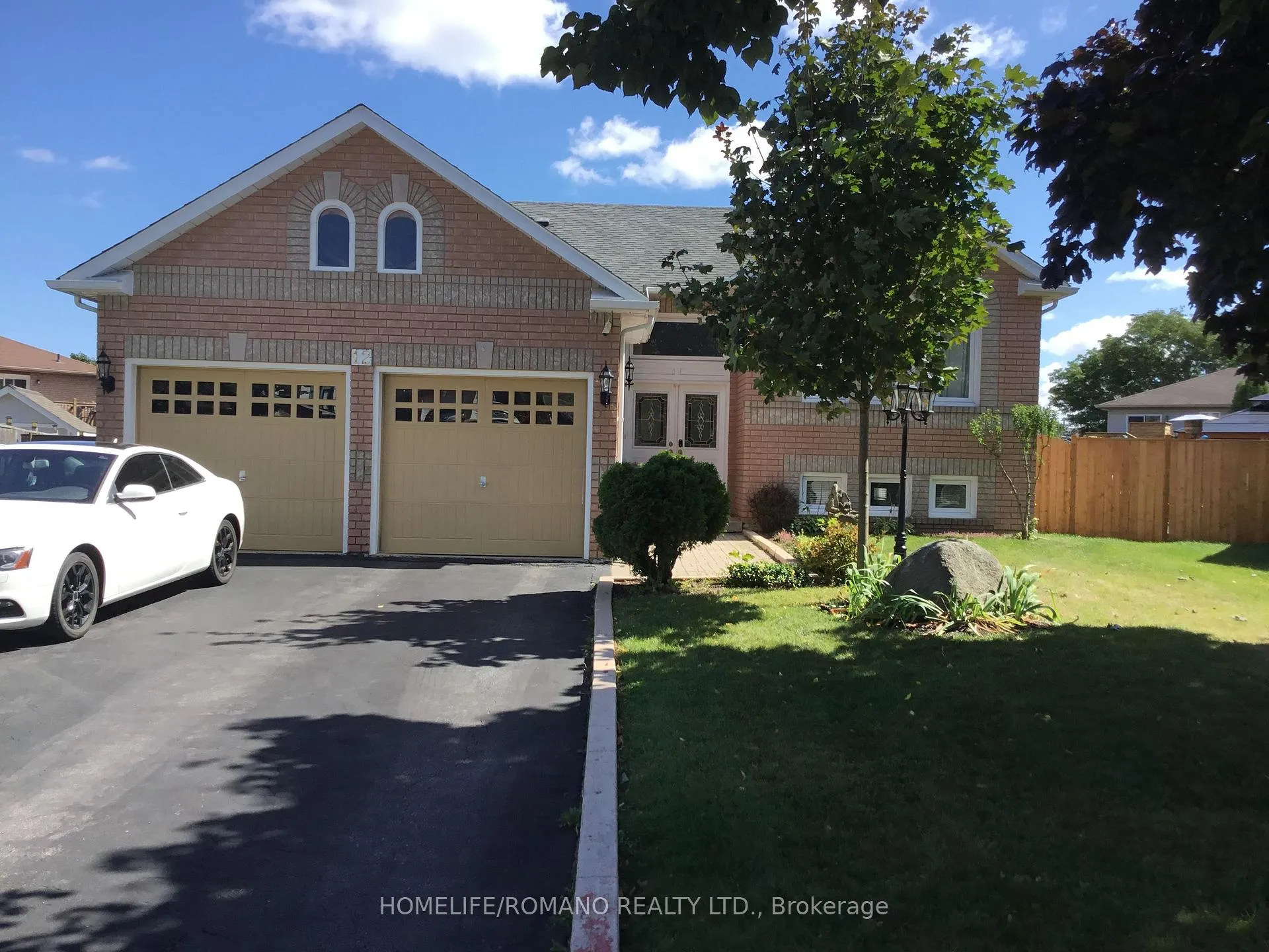 Photo 1 of 12 Boag Court, Barrie, Holly — HOMEH