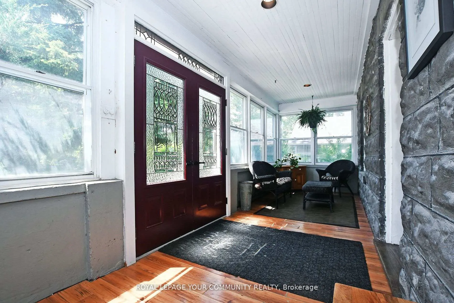 Photo 3 of 111 Edward Street, Aurora, Aurora Village — HOMEH