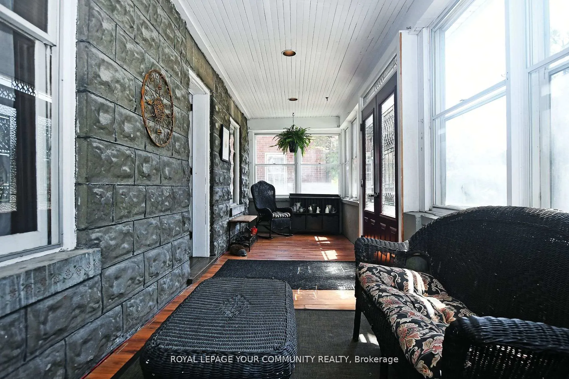 Photo 4 of 111 Edward Street, Aurora, Aurora Village — HOMEH