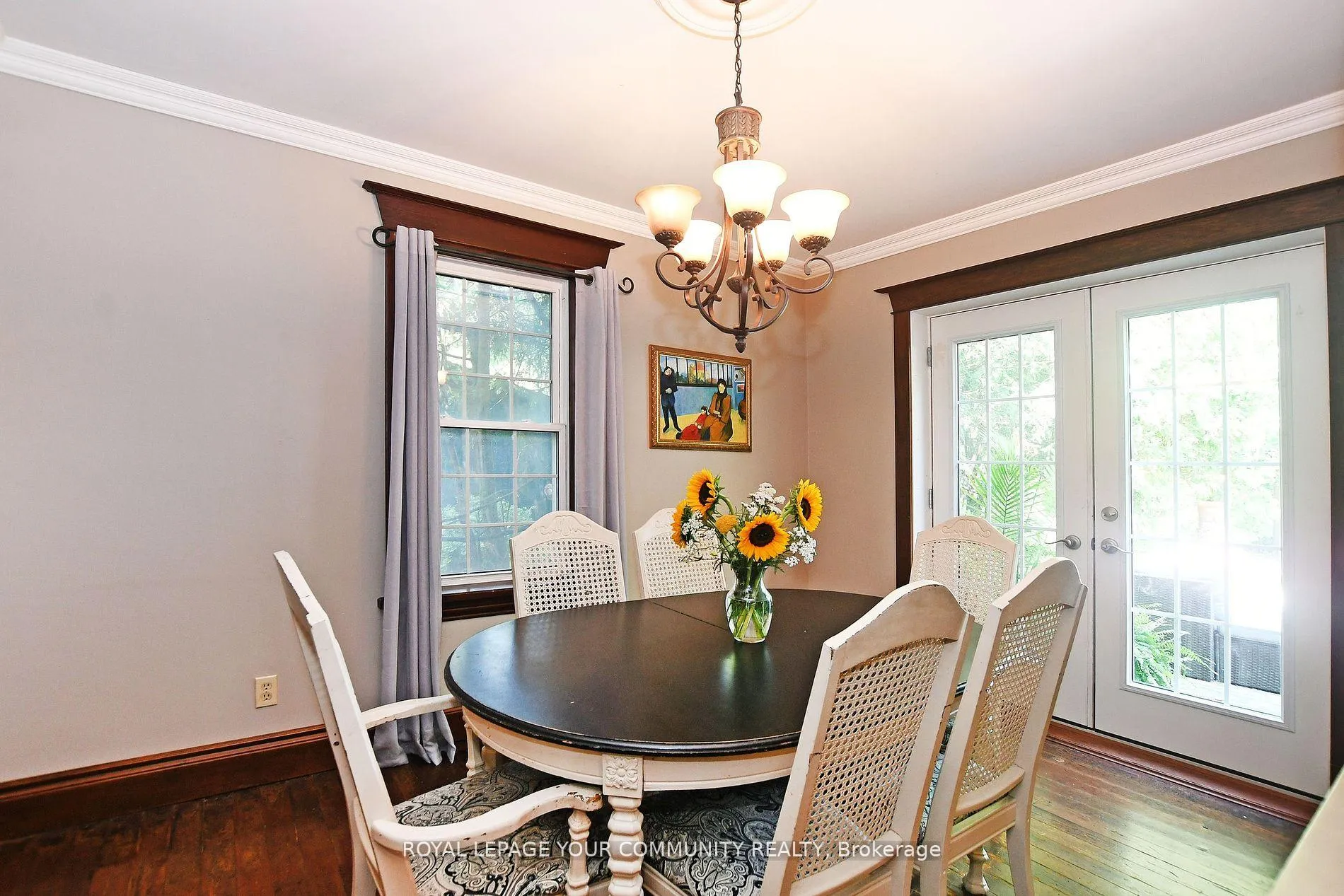 Photo 8 of 111 Edward Street, Aurora, Aurora Village — HOMEH