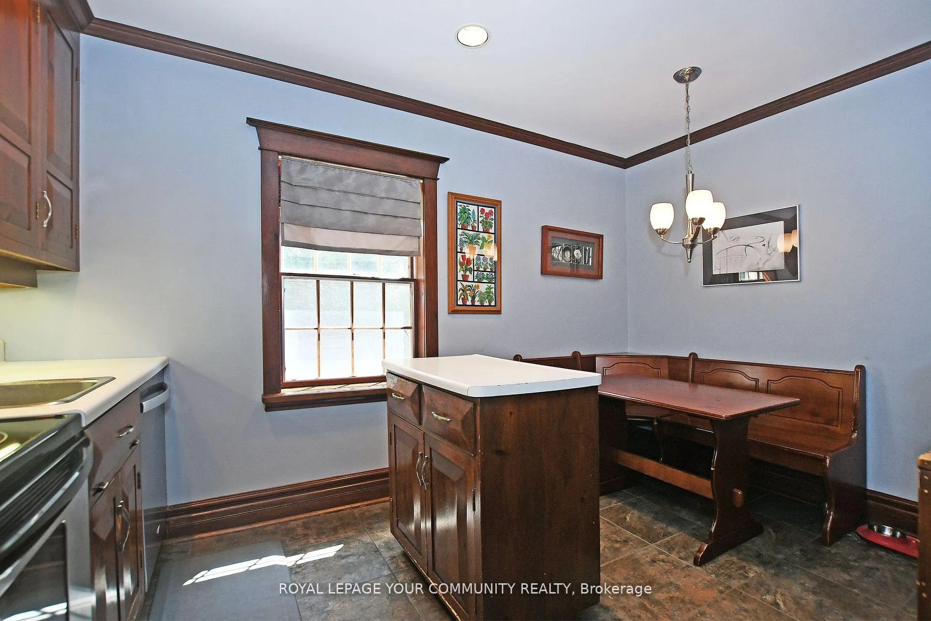 Photo 11 of 111 Edward Street, Aurora, Aurora Village — HOMEH