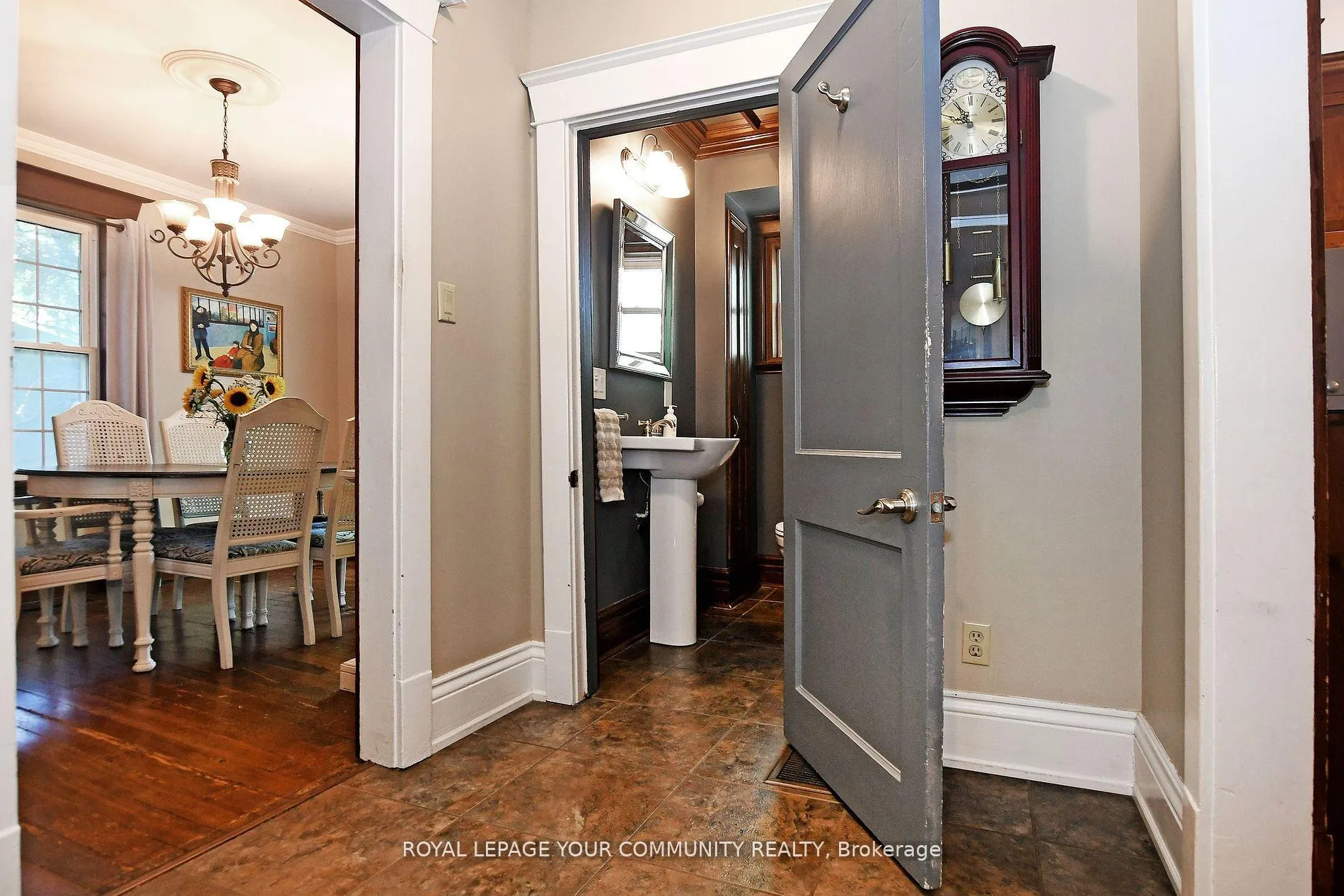 Photo 12 of 111 Edward Street, Aurora, Aurora Village — HOMEH