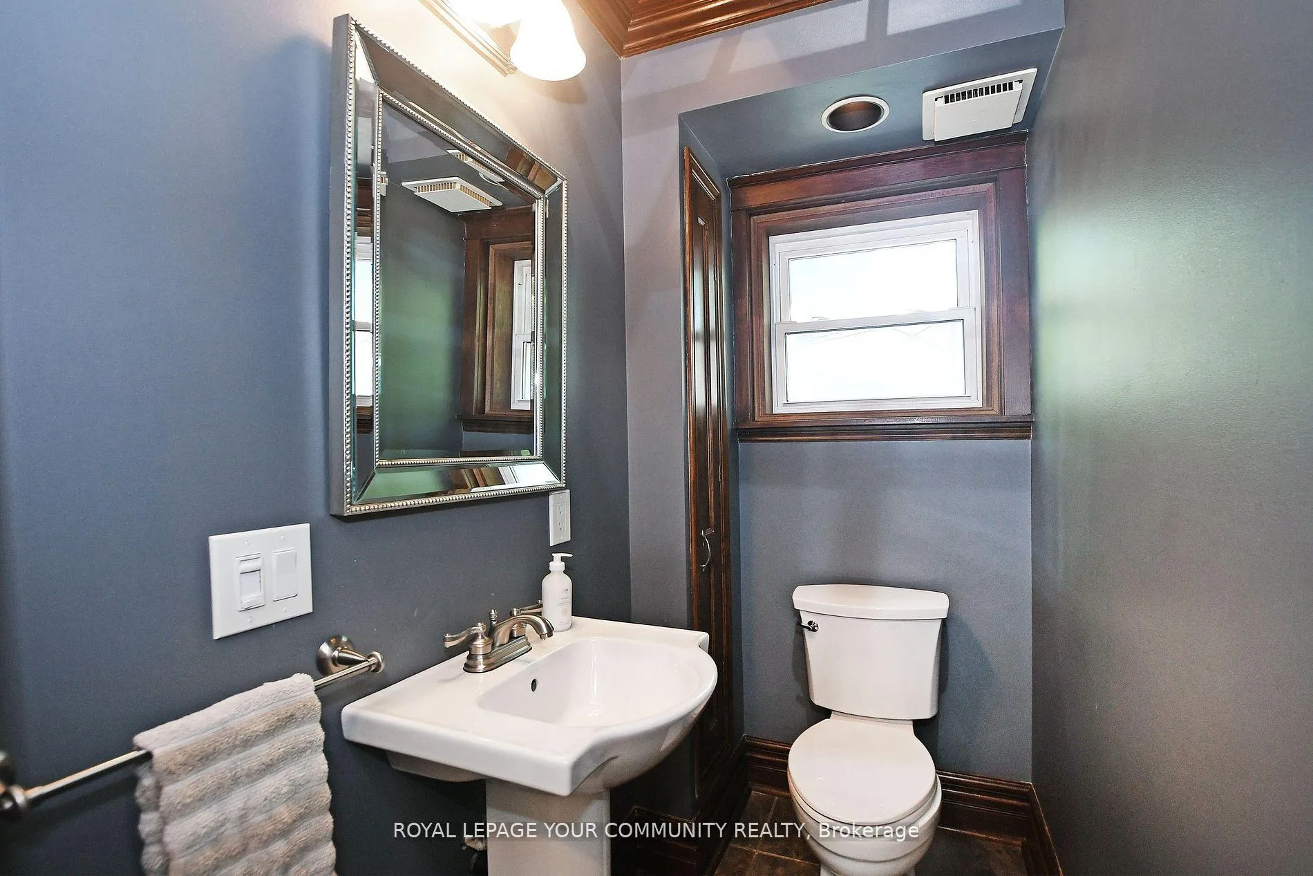 Photo 13 of 111 Edward Street, Aurora, Aurora Village — HOMEH