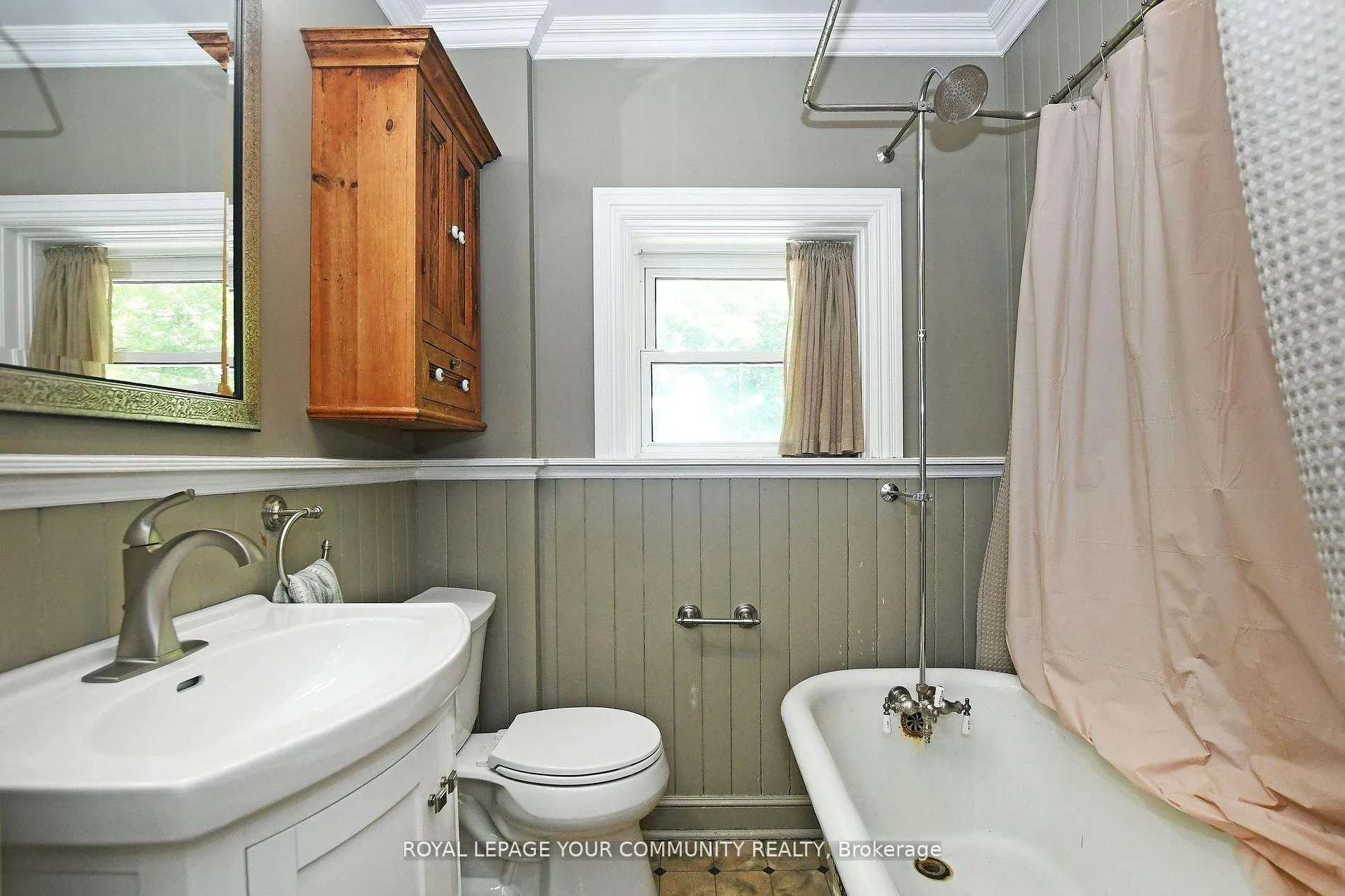 Photo 23 of 111 Edward Street, Aurora, Aurora Village — HOMEH