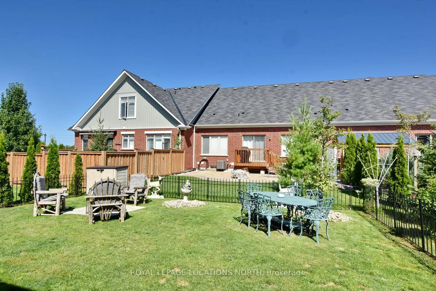 Photo 4 of 20 Bianca Crescent, Wasaga Beach — HOMEH