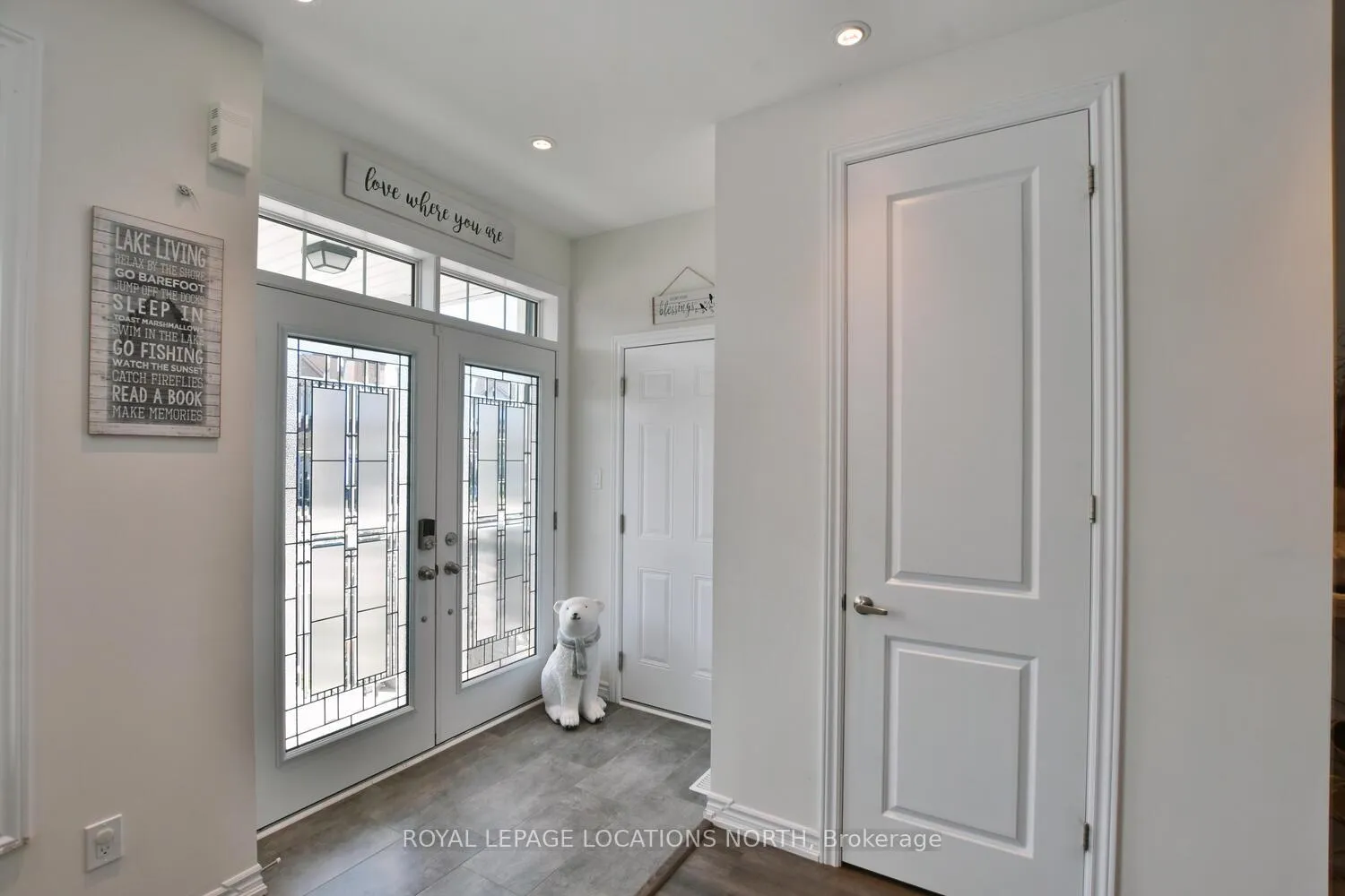 Photo 8 of 20 Bianca Crescent, Wasaga Beach — HOMEH