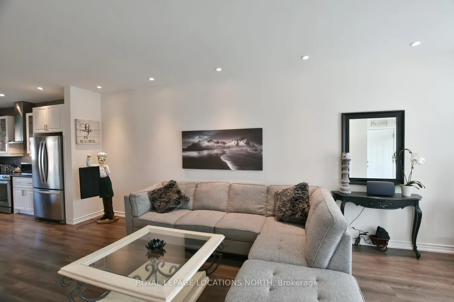 Photo 12 of 20 Bianca Crescent, Wasaga Beach — HOMEH
