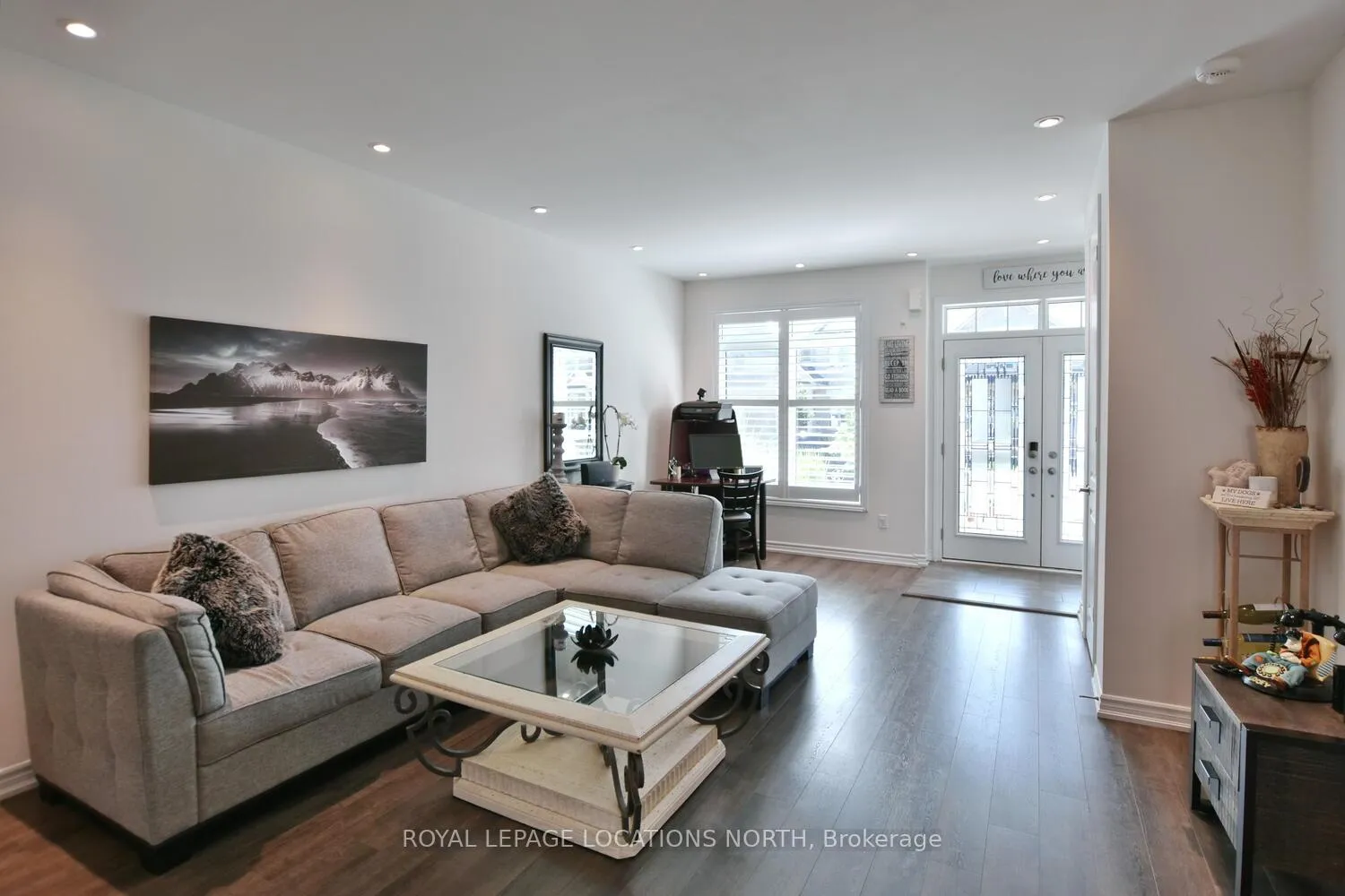 Photo 13 of 20 Bianca Crescent, Wasaga Beach — HOMEH