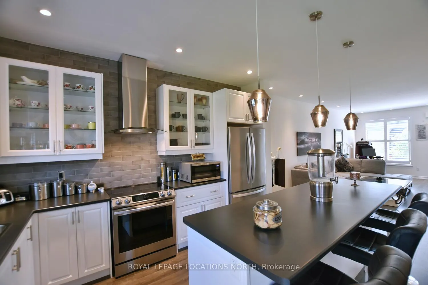 Photo 20 of 20 Bianca Crescent, Wasaga Beach — HOMEH