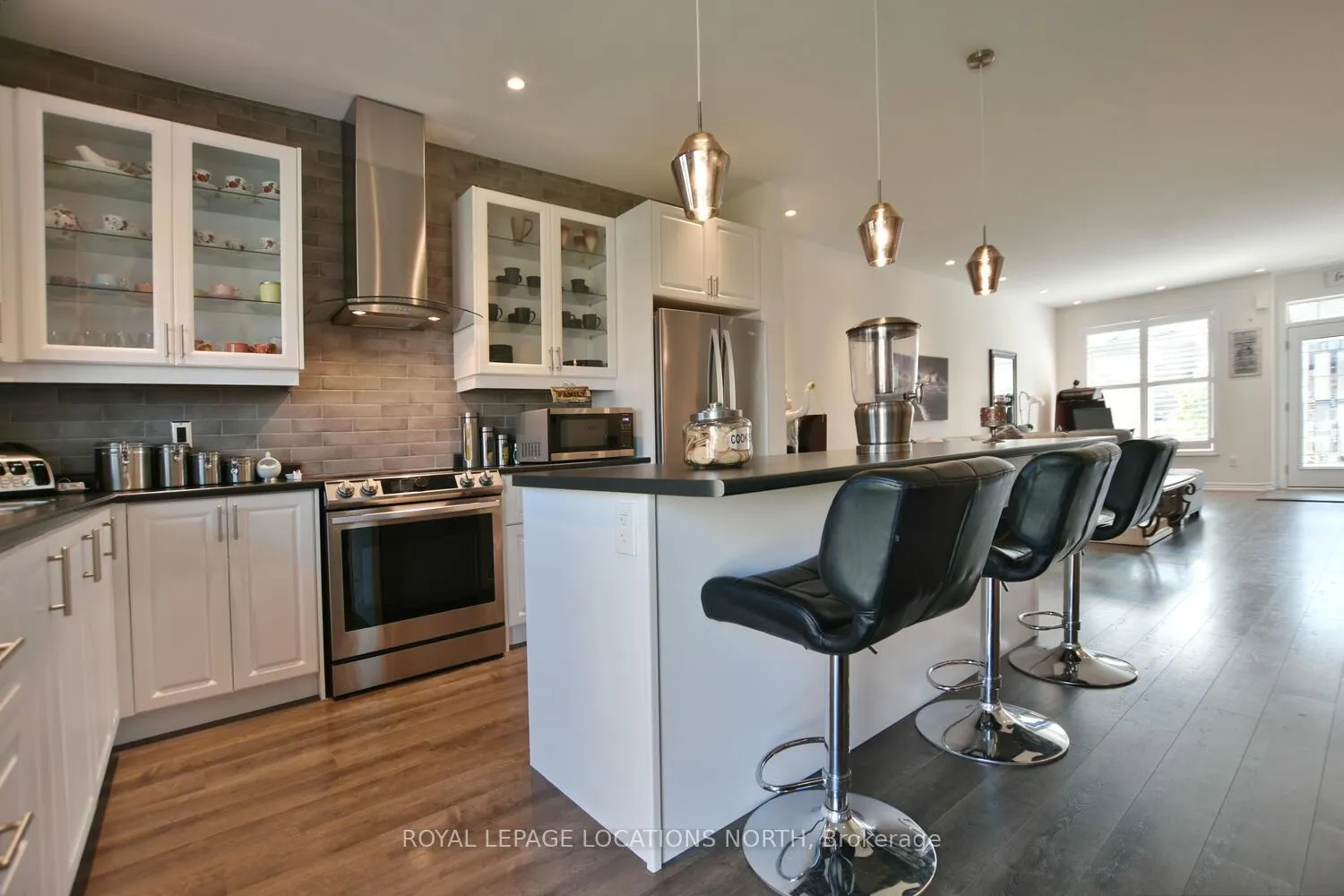 Photo 21 of 20 Bianca Crescent, Wasaga Beach — HOMEH