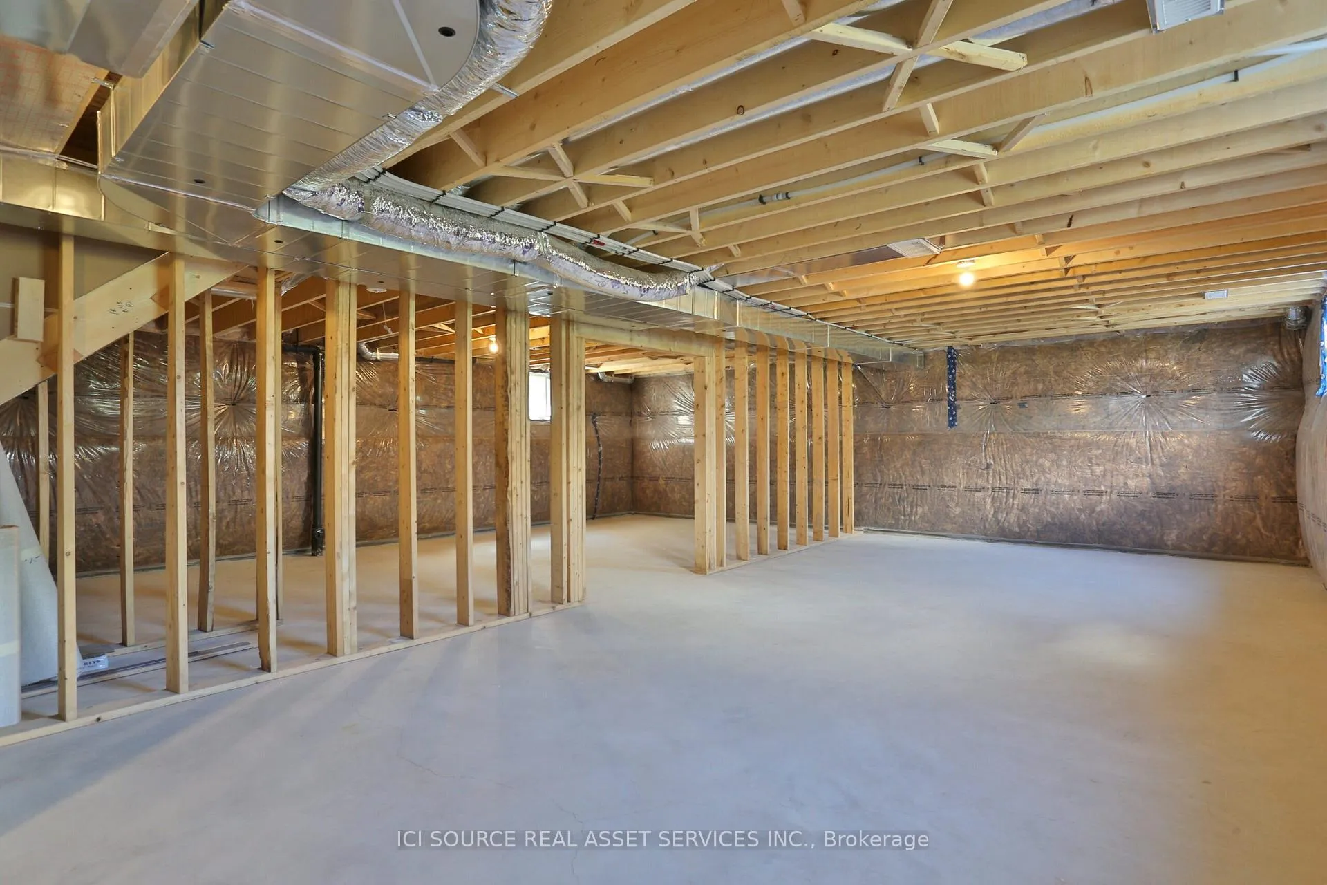 Photo 18 of 31 Rockcliffe Drive, Kitchener — HOMEH
