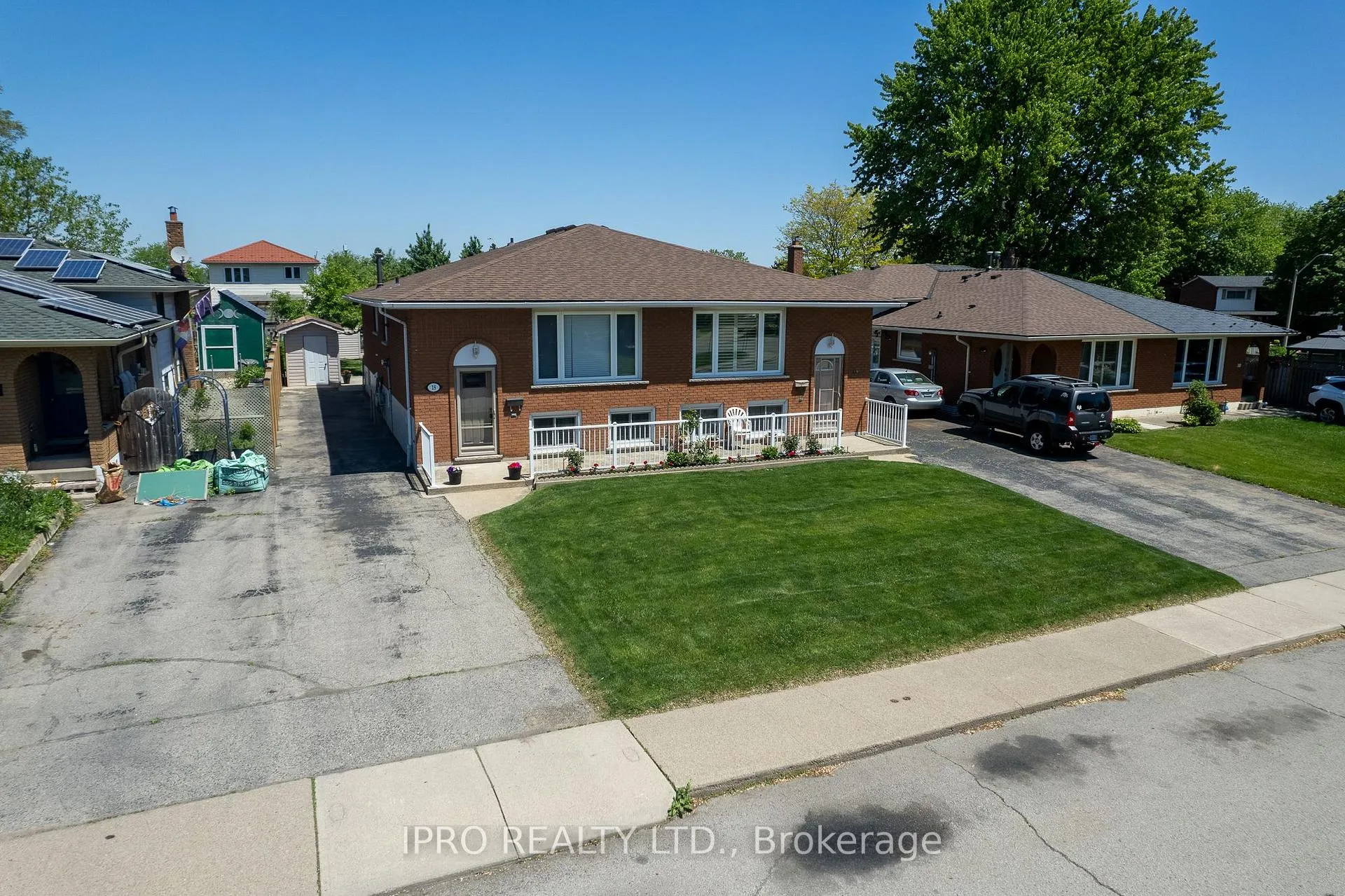 Photo 4 of 18 Costain Court, Hamilton, Fessenden — HOMEH