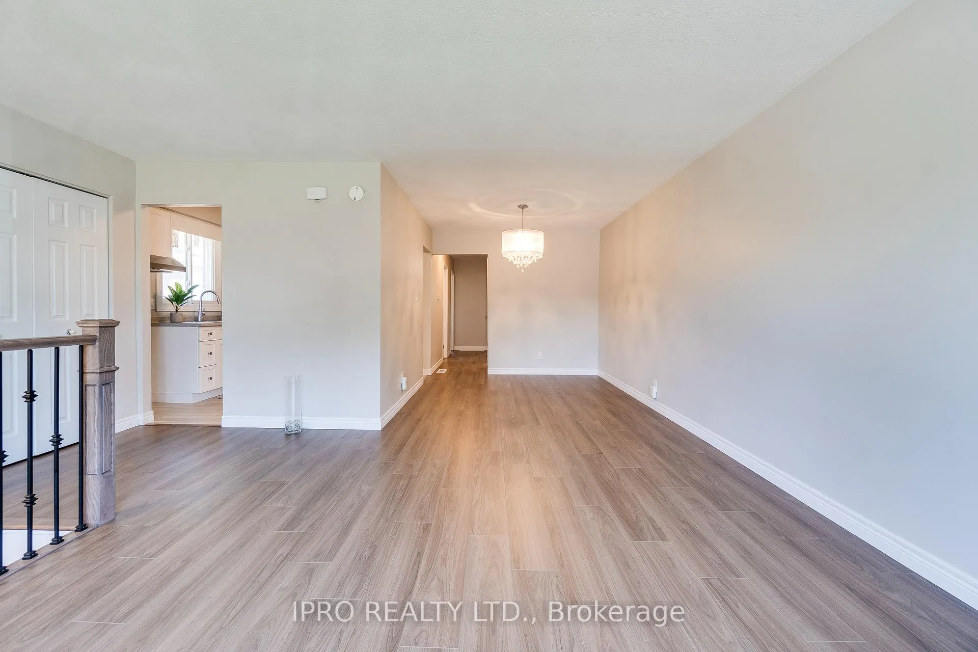 Photo 9 of 18 Costain Court, Hamilton, Fessenden — HOMEH