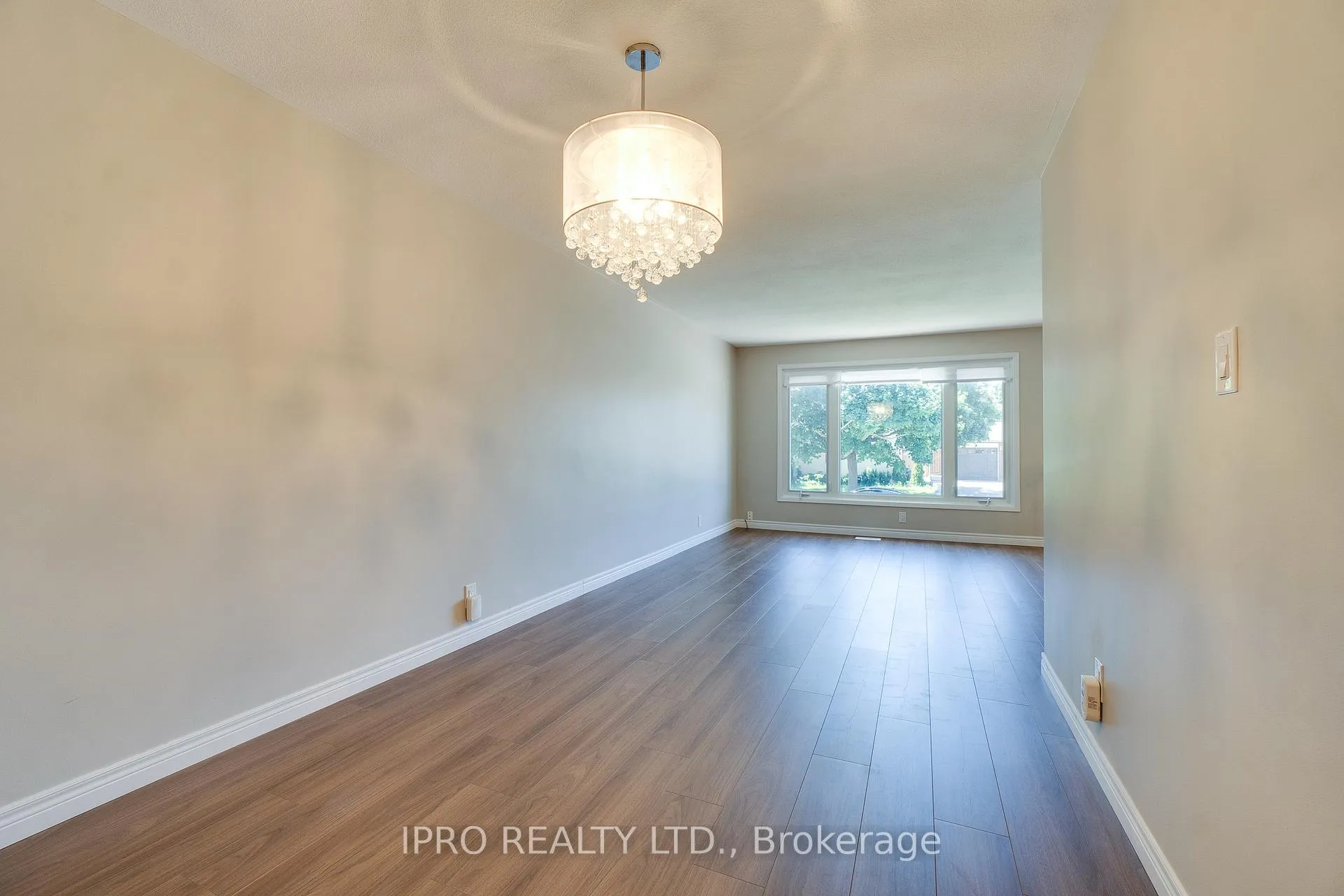 Photo 11 of 18 Costain Court, Hamilton, Fessenden — HOMEH