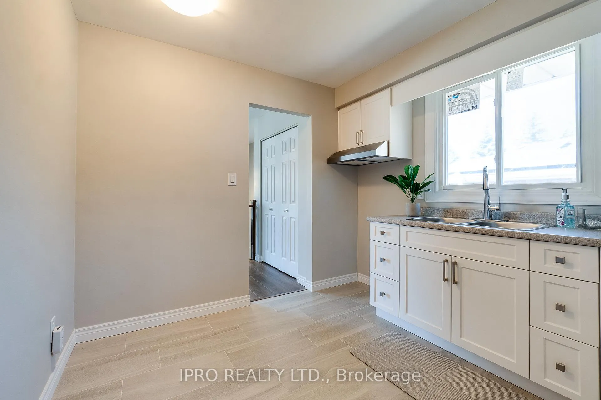 Photo 13 of 18 Costain Court, Hamilton, Fessenden — HOMEH