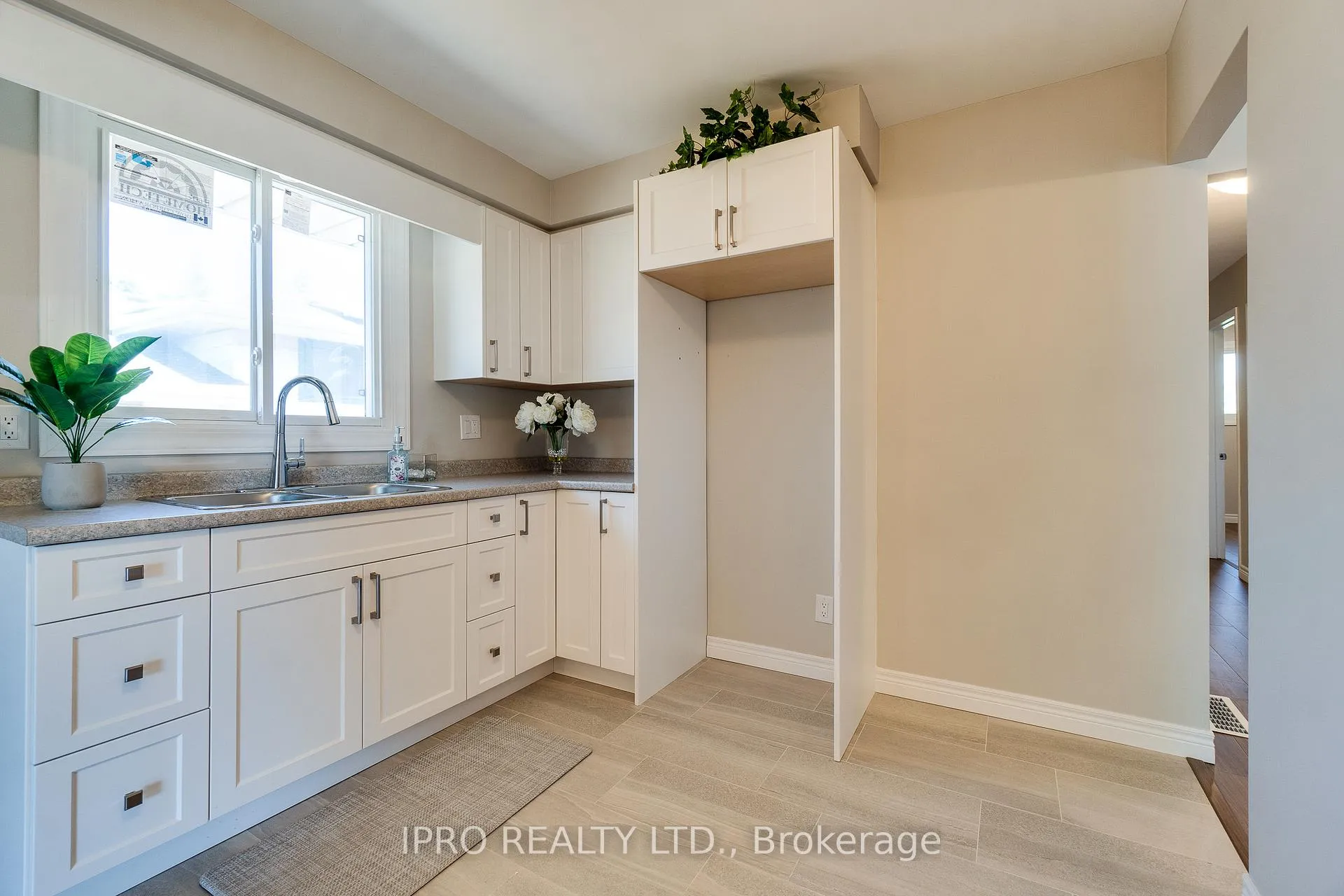 Photo 15 of 18 Costain Court, Hamilton, Fessenden — HOMEH