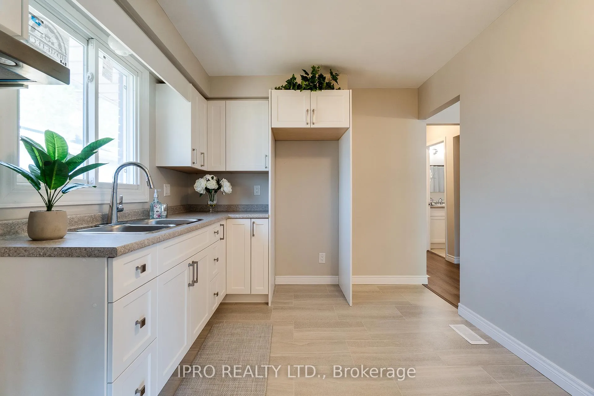 Photo 16 of 18 Costain Court, Hamilton, Fessenden — HOMEH