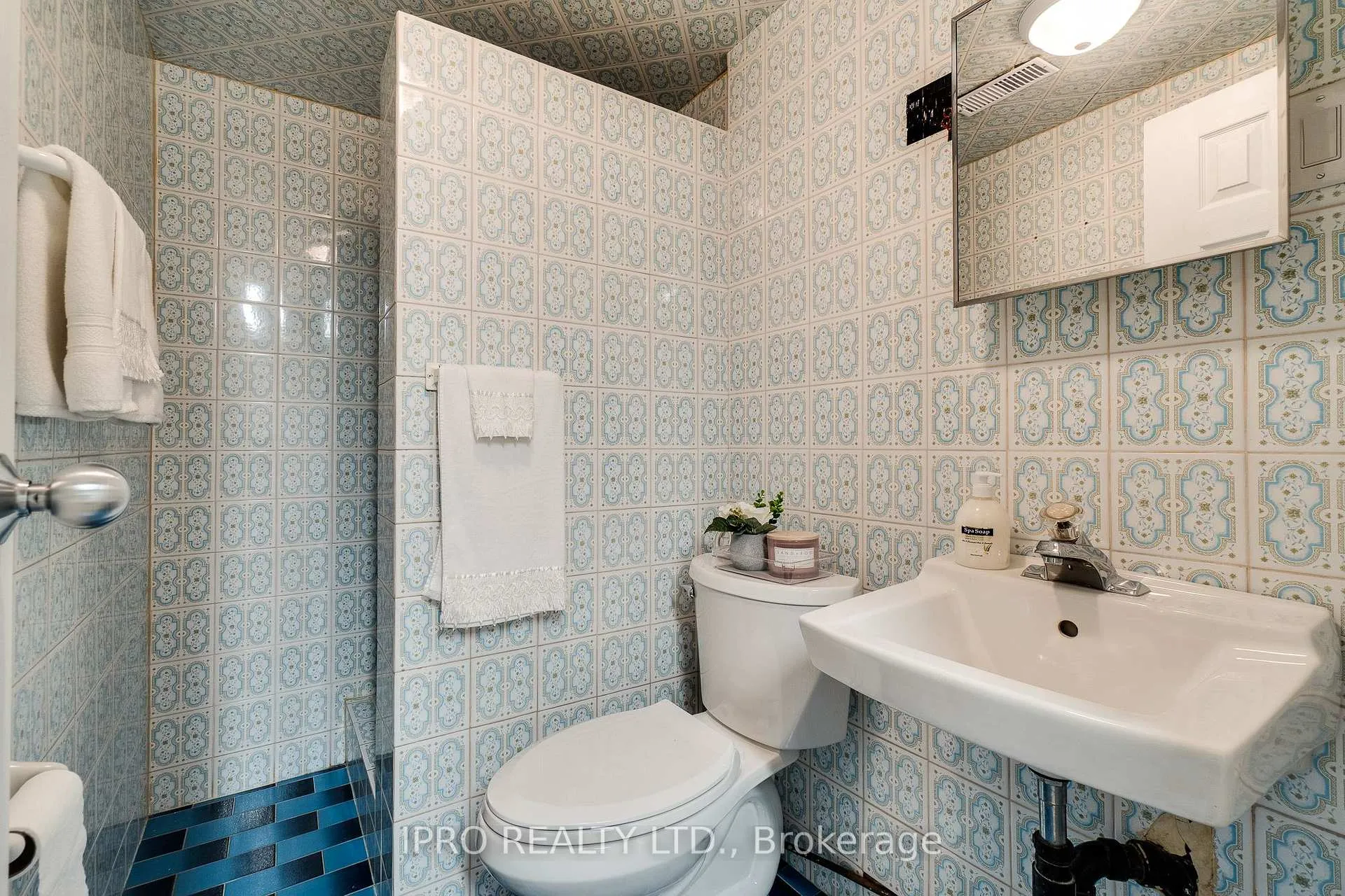 Photo 34 of 18 Costain Court, Hamilton, Fessenden — HOMEH