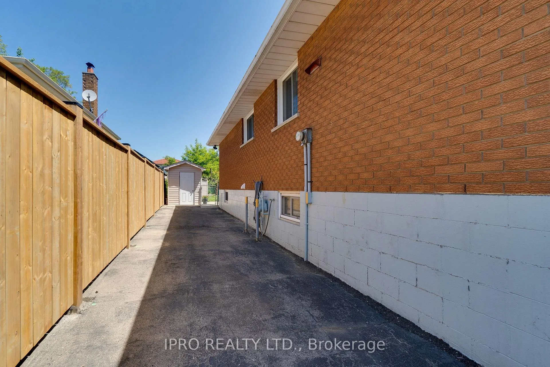 Photo 35 of 18 Costain Court, Hamilton, Fessenden — HOMEH