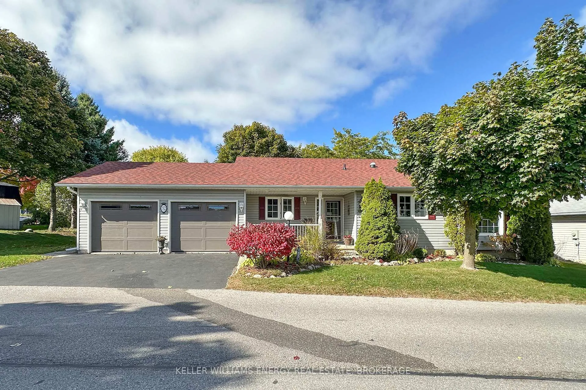 Photo 1 of 32 Wilmot Trail, Clarington, Newcastle — HOMEH