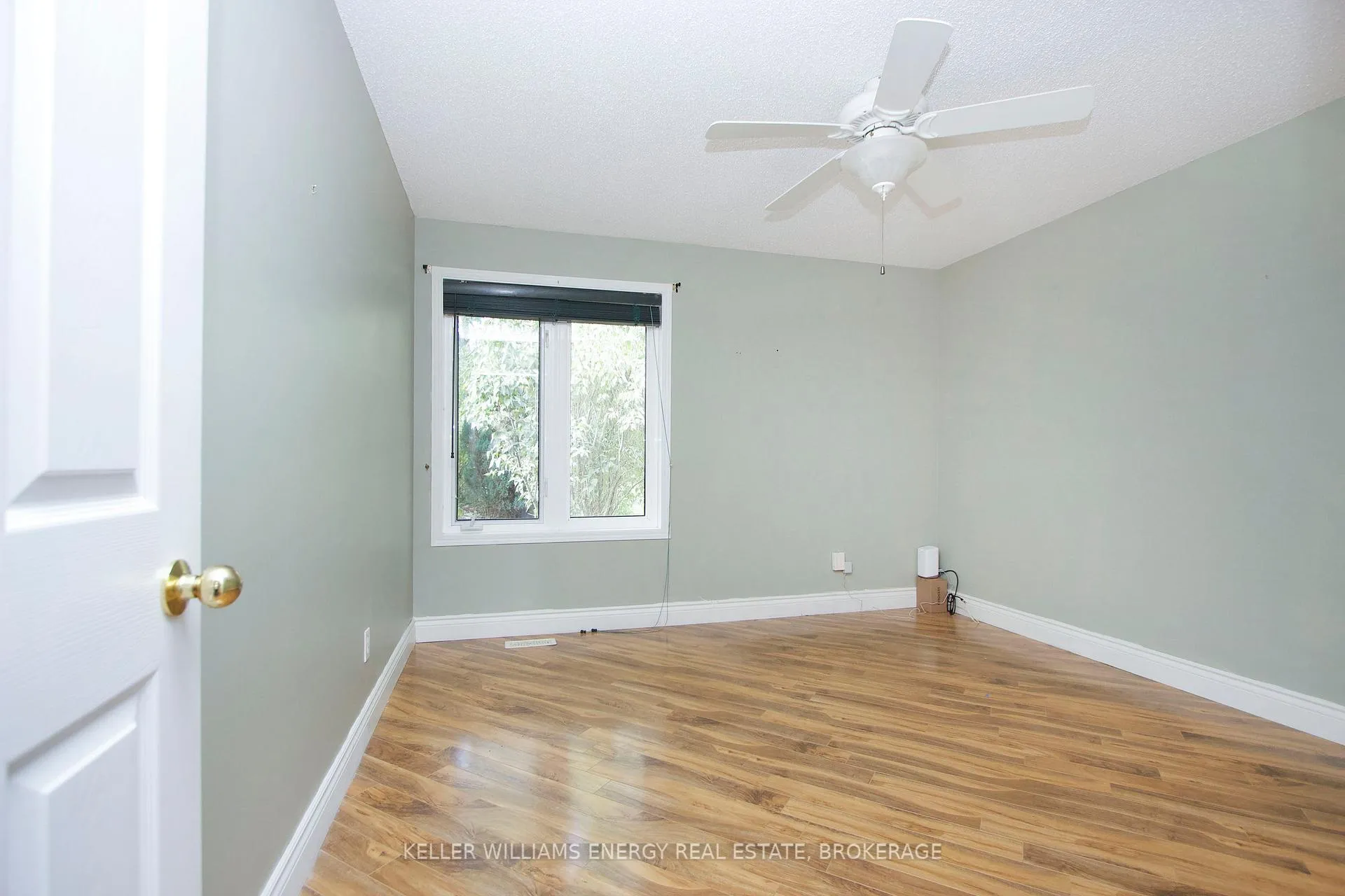 Photo 17 of 32 Wilmot Trail, Clarington, Newcastle — HOMEH