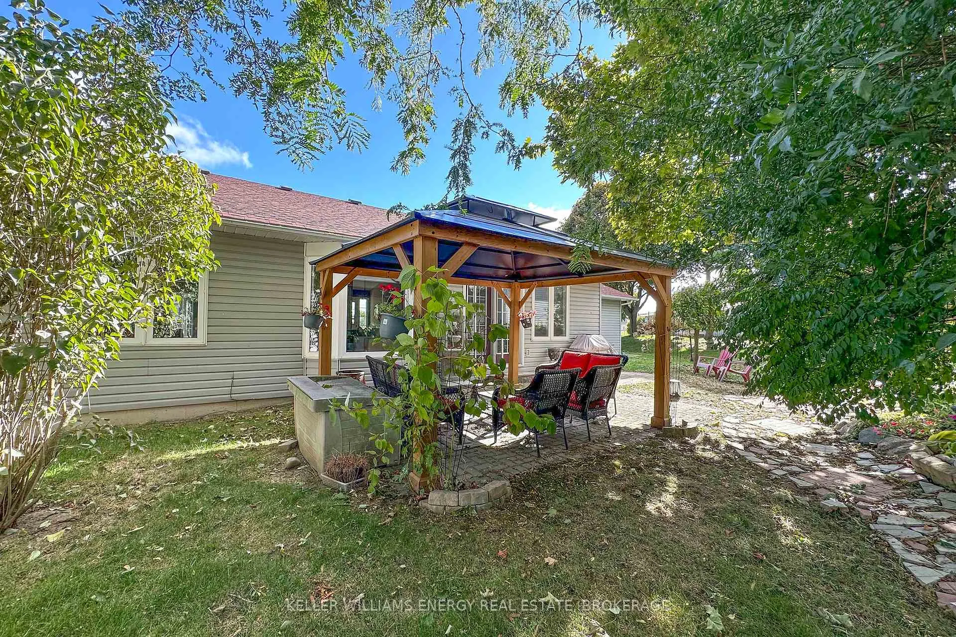Photo 22 of 32 Wilmot Trail, Clarington, Newcastle — HOMEH