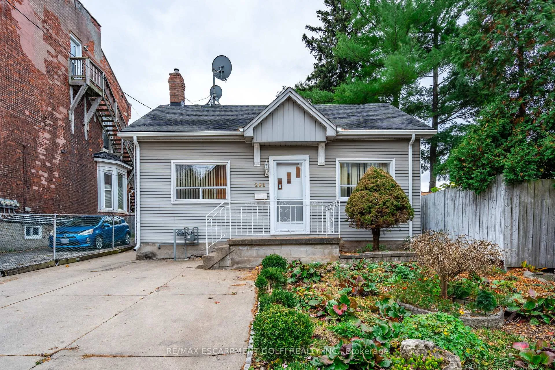 Photo 1 of 261 Jackson Street W, Hamilton, Kirkendall — HOMEH