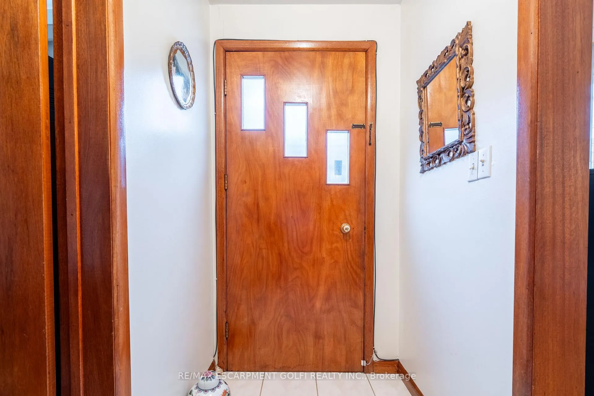 Photo 4 of 261 Jackson Street W, Hamilton, Kirkendall — HOMEH
