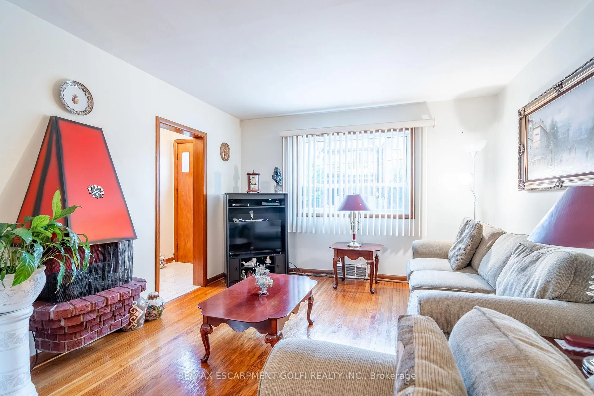 Photo 9 of 261 Jackson Street W, Hamilton, Kirkendall — HOMEH
