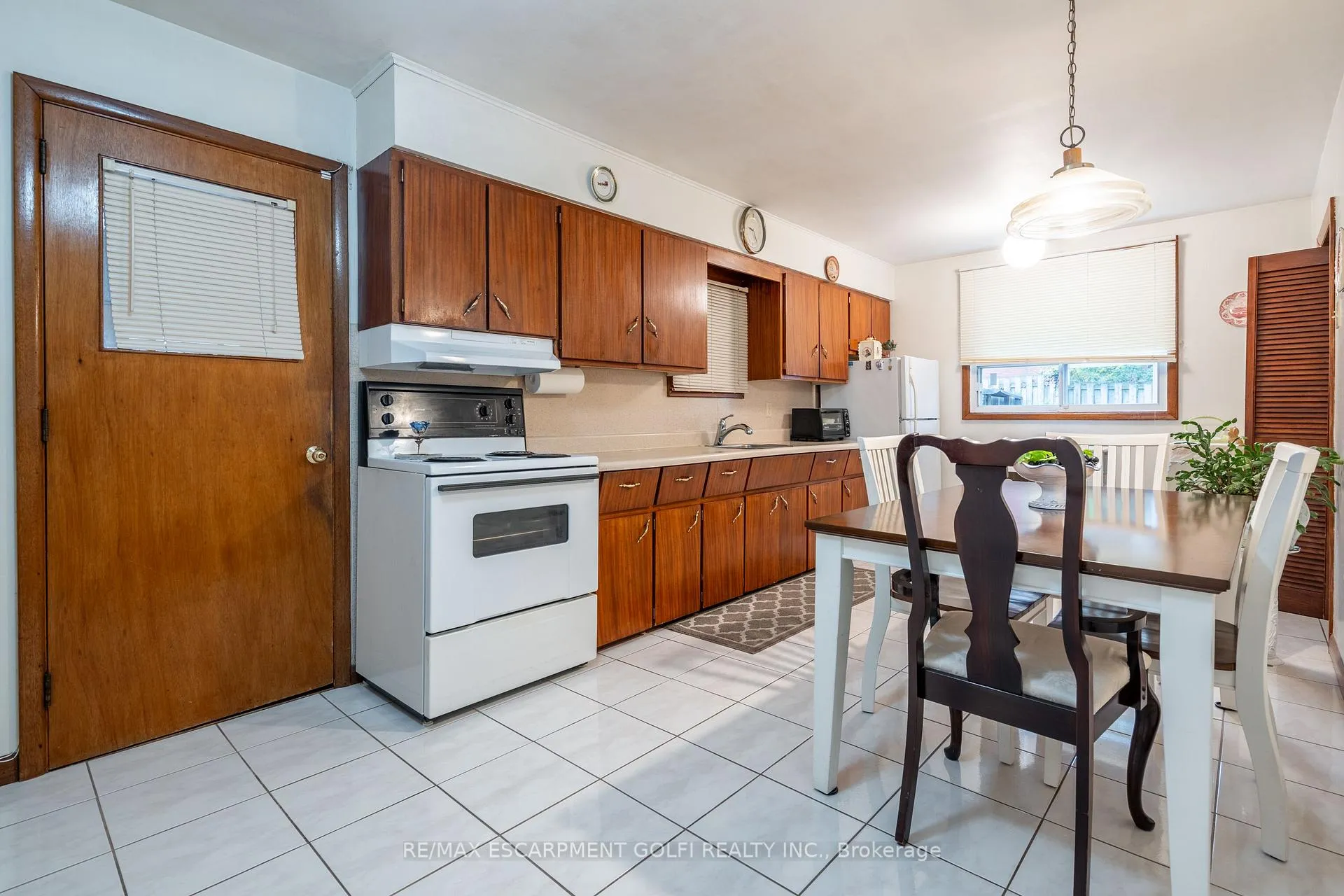 Photo 13 of 261 Jackson Street W, Hamilton, Kirkendall — HOMEH