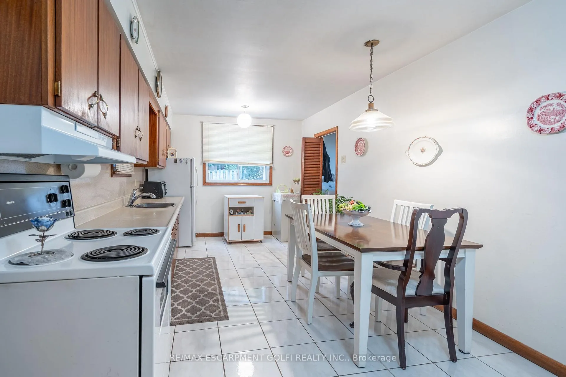Photo 14 of 261 Jackson Street W, Hamilton, Kirkendall — HOMEH