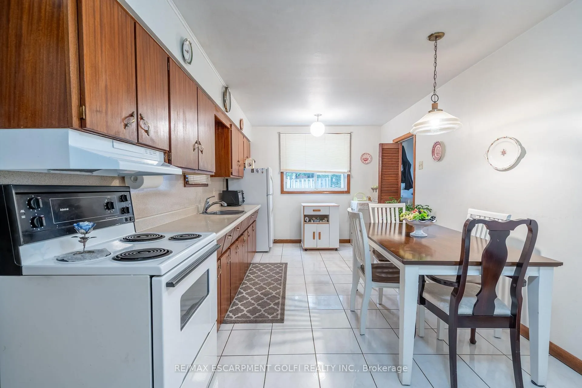 Photo 15 of 261 Jackson Street W, Hamilton, Kirkendall — HOMEH