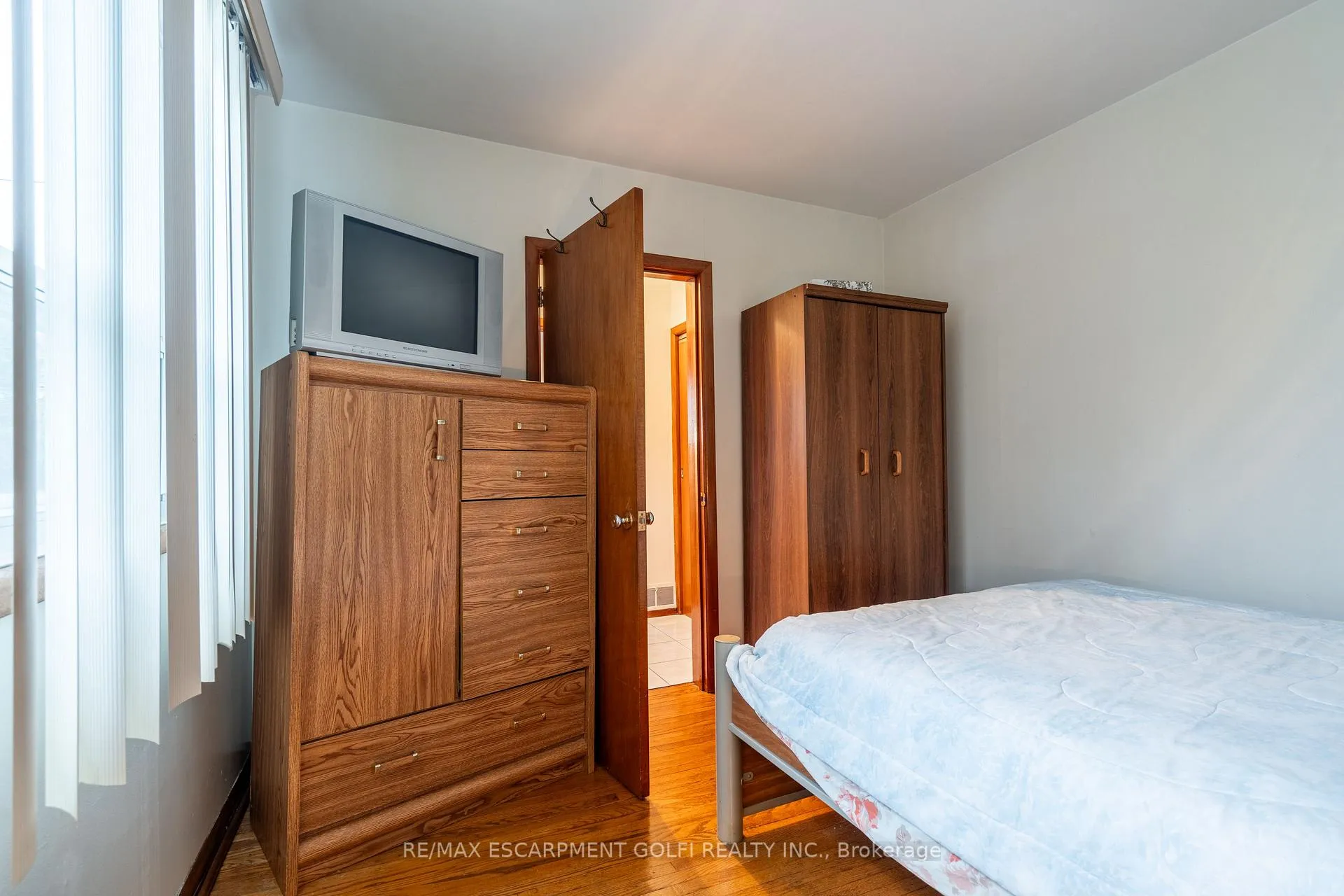 Photo 21 of 261 Jackson Street W, Hamilton, Kirkendall — HOMEH