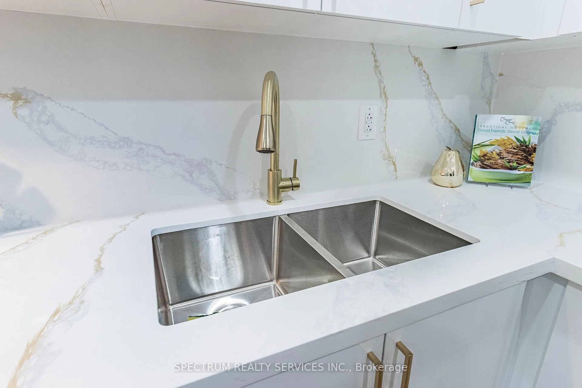 Photo 9 of 85 Golden Orchard Drive, Hamilton, Gourley — HOMEH