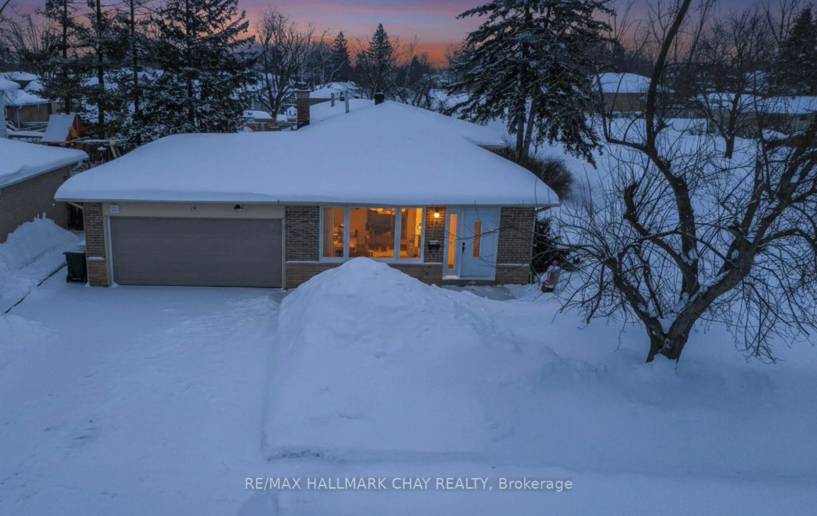 Photo 2 of 15 Curtiss Court, Barrie, Grove East — HOMEH
