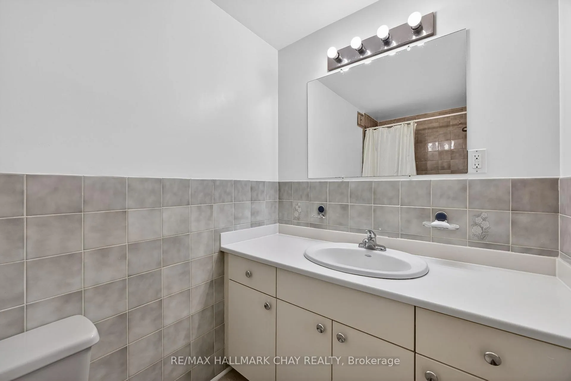 Photo 33 of 15 Curtiss Court, Barrie, Grove East — HOMEH