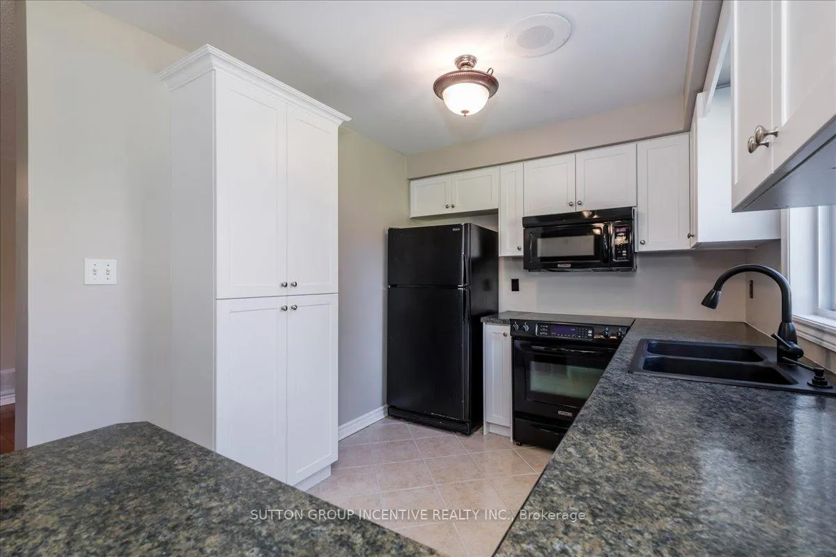 Photo 10 of 40 Livia Herman Way, Barrie, East Bayfield — HOMEH