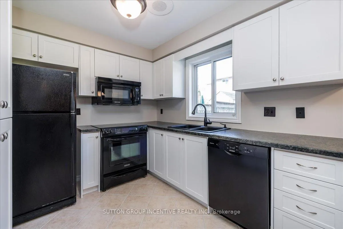 Photo 12 of 40 Livia Herman Way, Barrie, East Bayfield — HOMEH