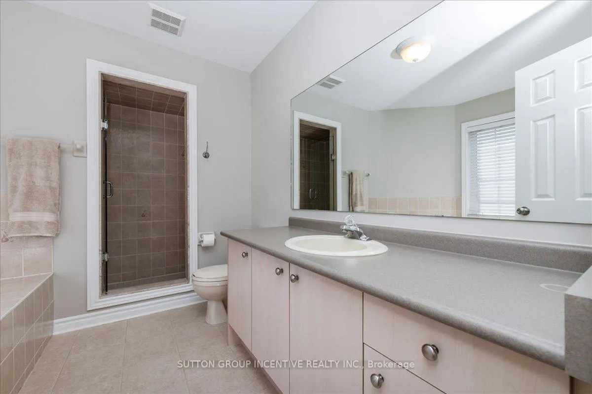 Photo 21 of 40 Livia Herman Way, Barrie, East Bayfield — HOMEH