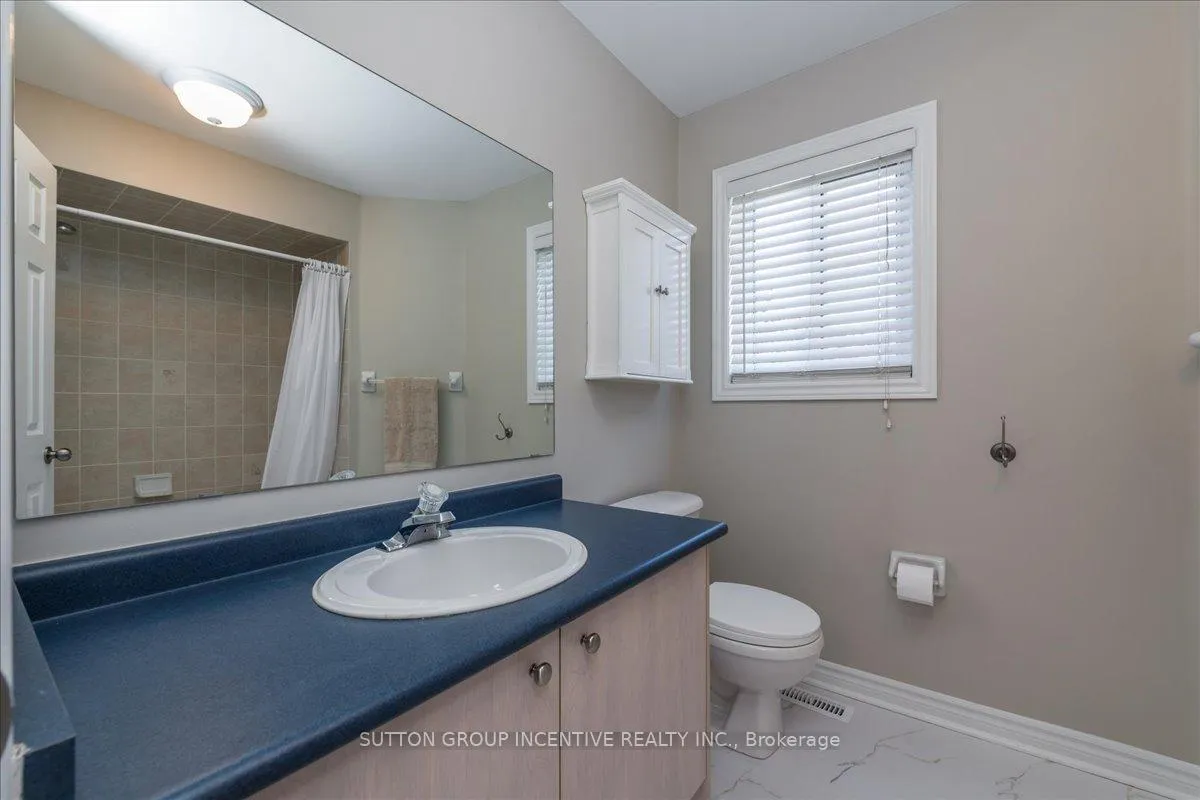Photo 25 of 40 Livia Herman Way, Barrie, East Bayfield — HOMEH