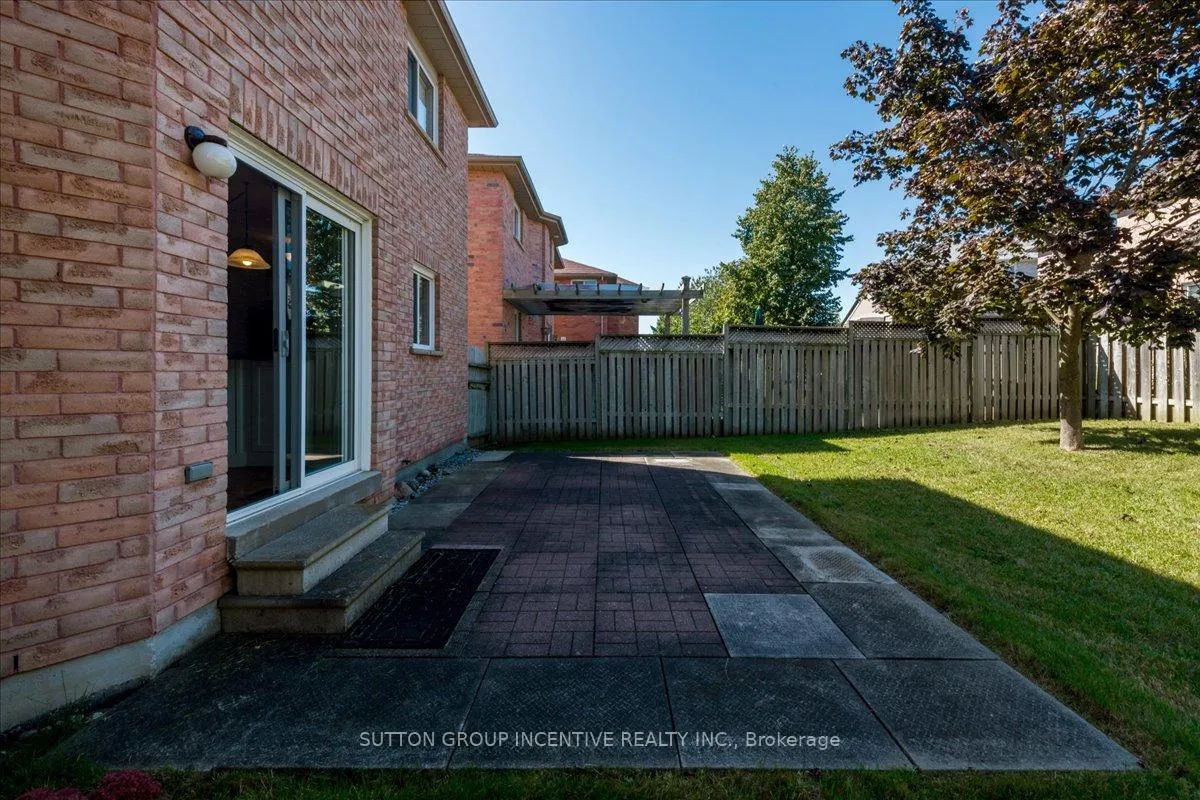 Photo 37 of 40 Livia Herman Way, Barrie, East Bayfield — HOMEH
