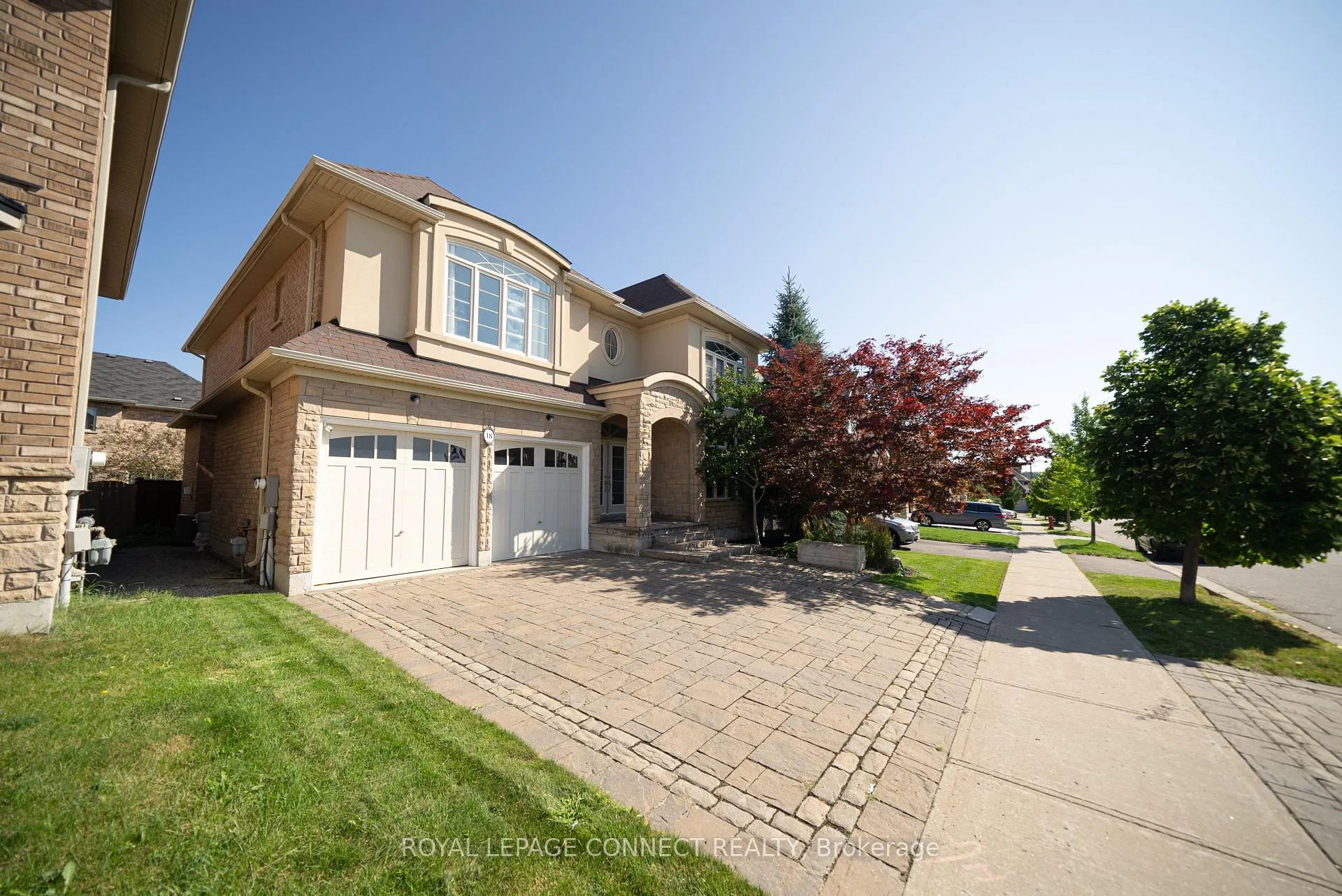 Photo 2 of 18 Kane Crescent, Aurora, Bayview Northeast — HOMEH